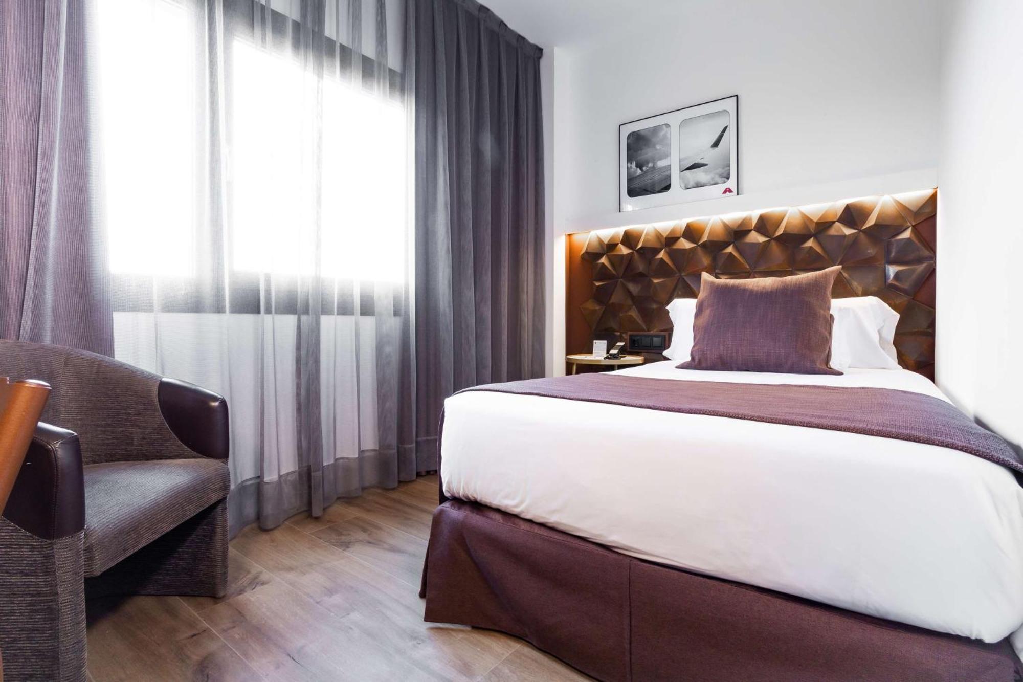 Single Room with Single Bed,1432067338:JPEG