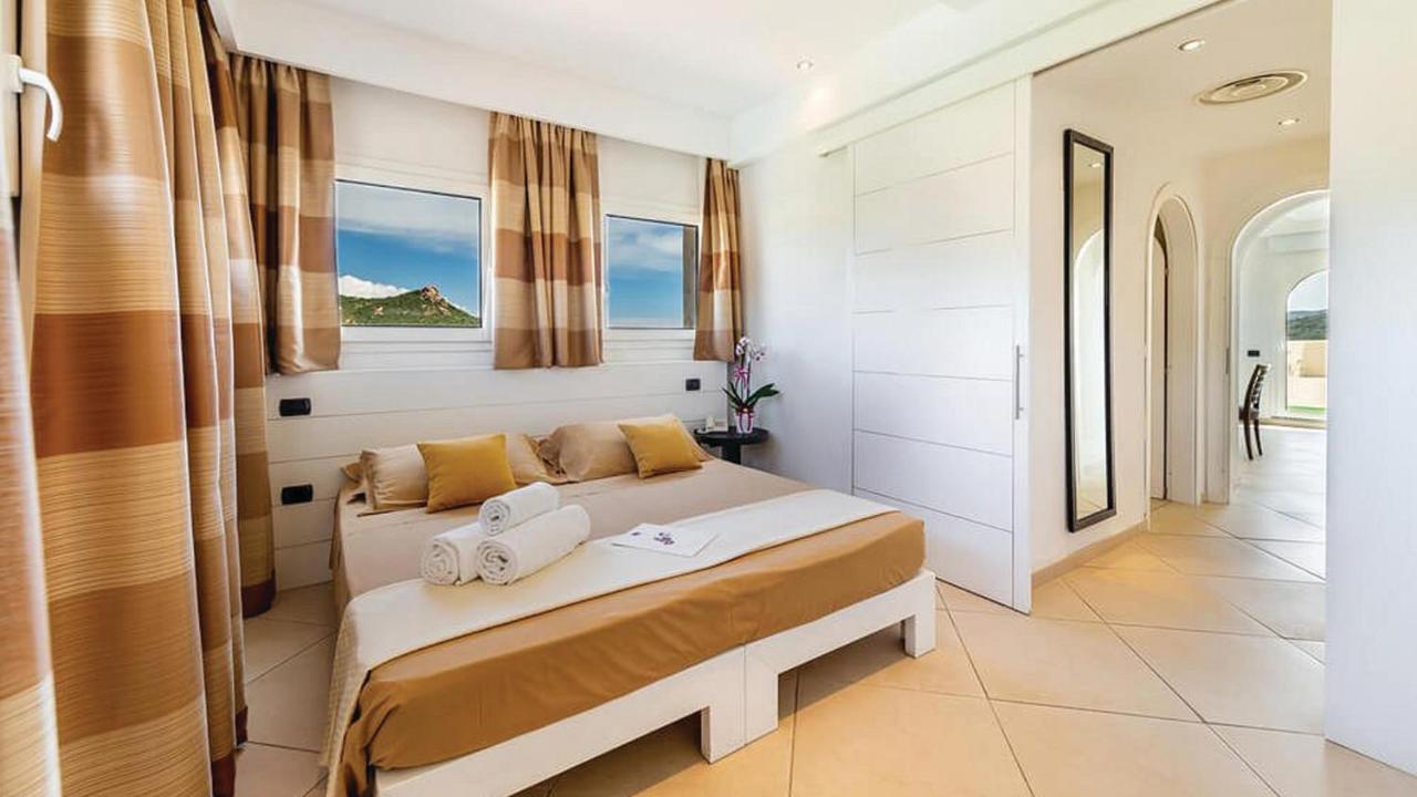 Deluxe Suite Spa Bath