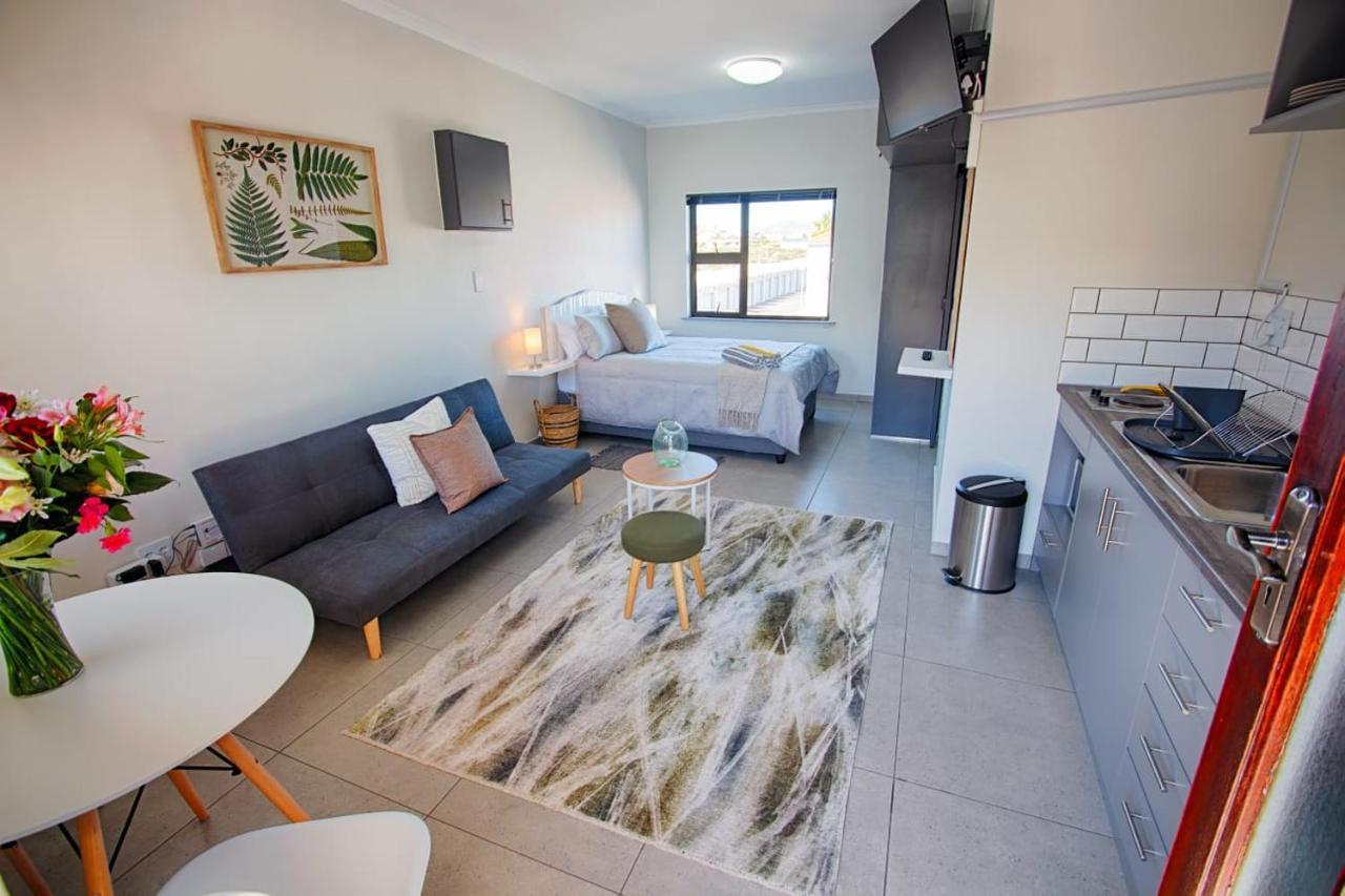 Suite con vistas al mar y piscina
