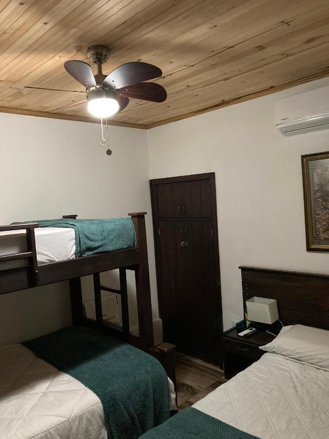 Habitación Familiar con baño privado