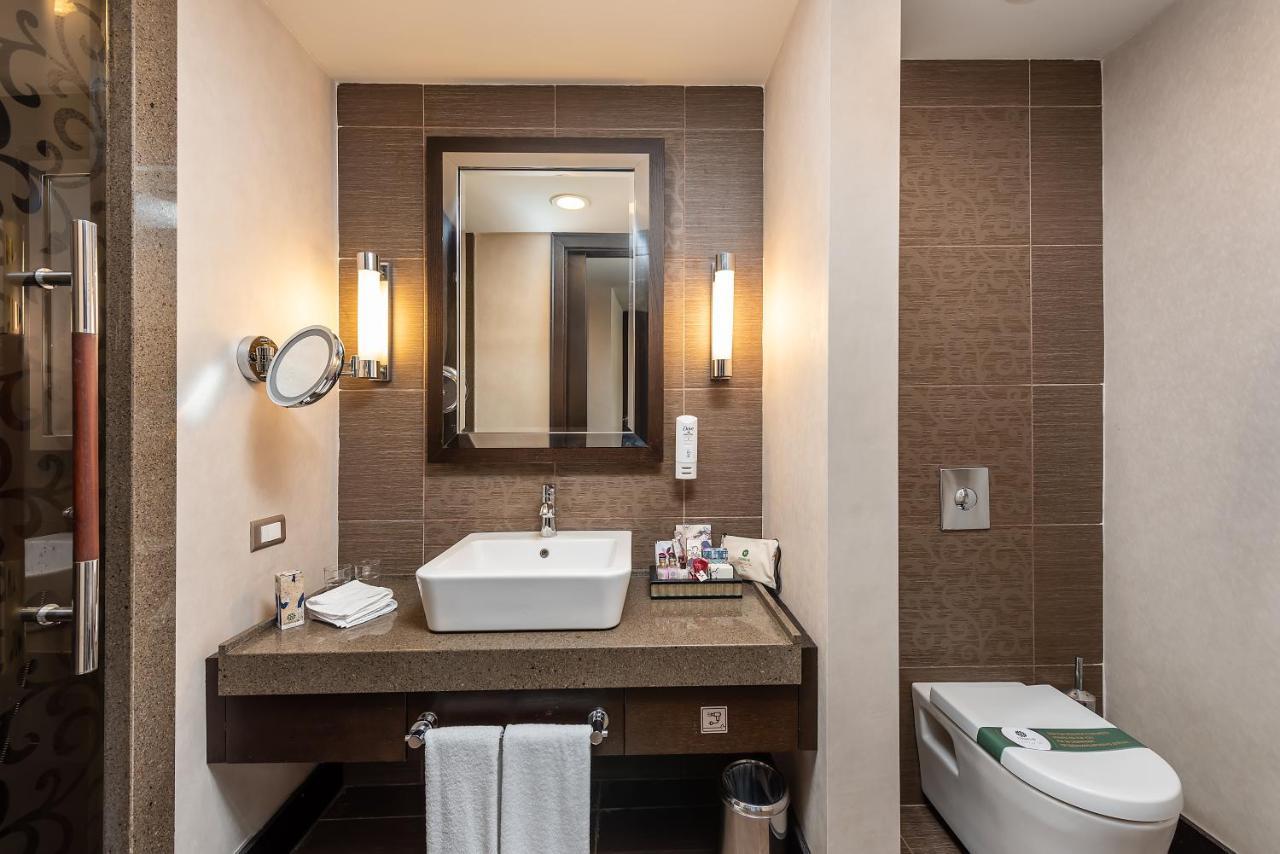 Lake Family Room,1197609772:JPEG