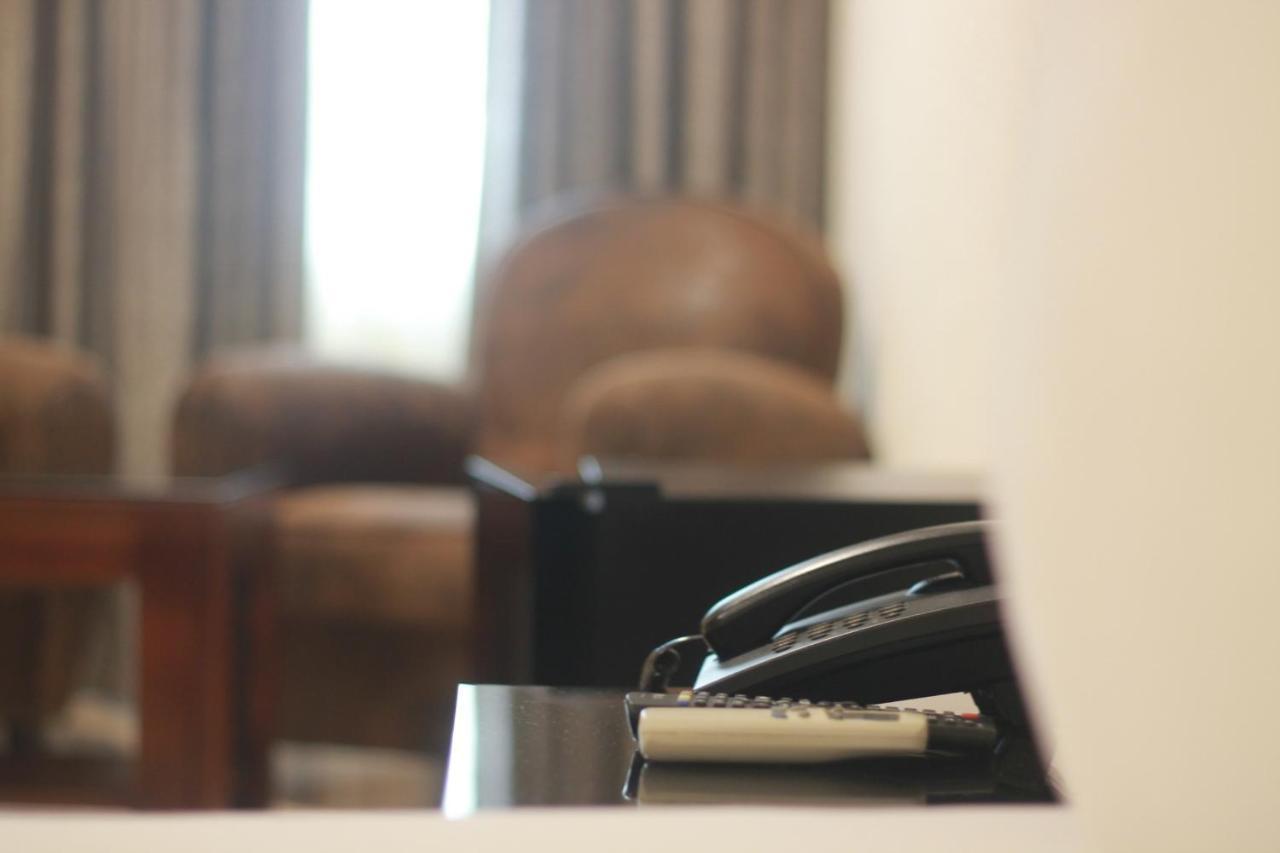 Executive Suite,1198650634:JPEG