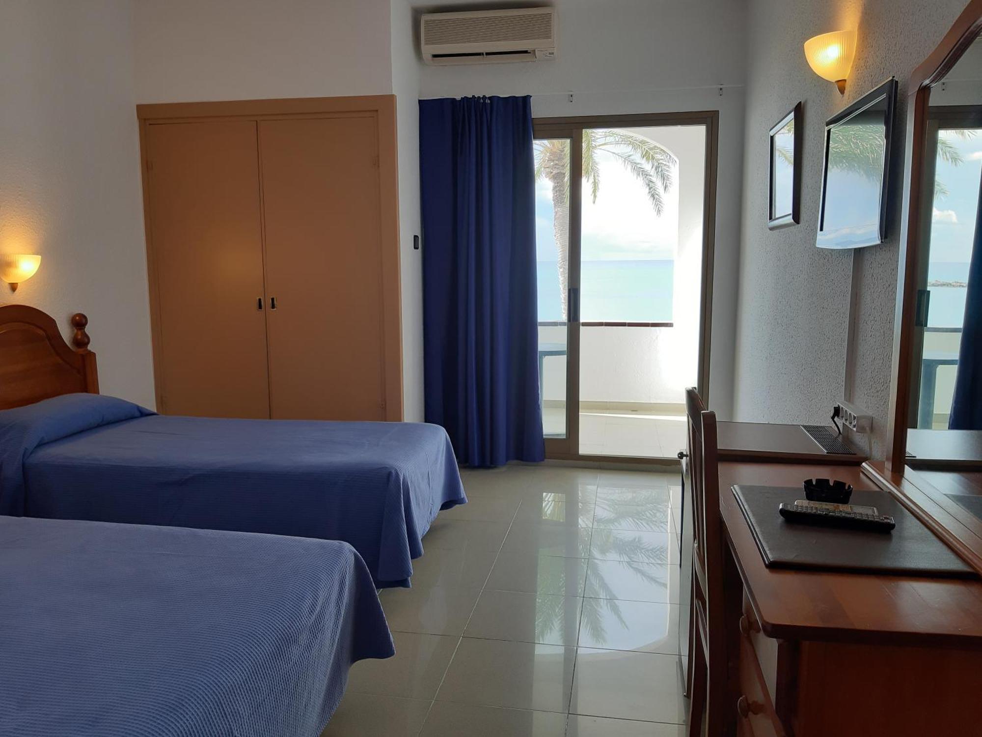 Triple Room with Front Sea View,1207795999:JPEG