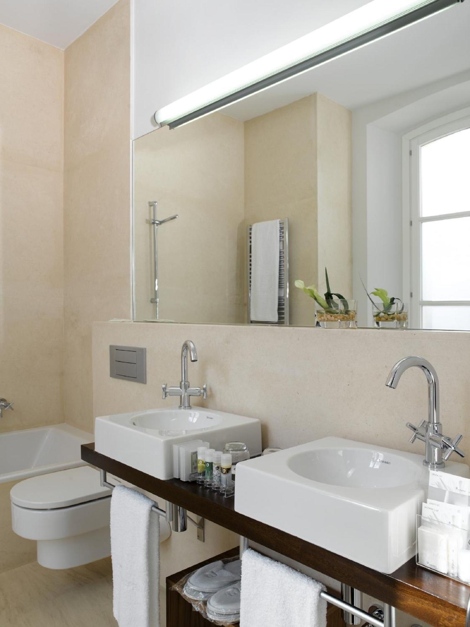 Superior Double or Twin Room Garden View