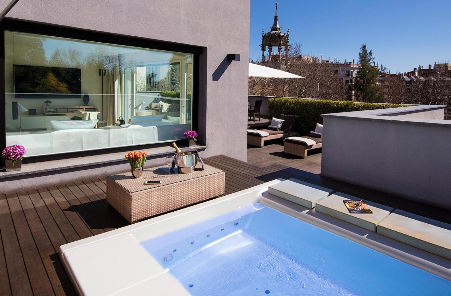 Penthouse Private Jacuzzi Terrace Spa Access