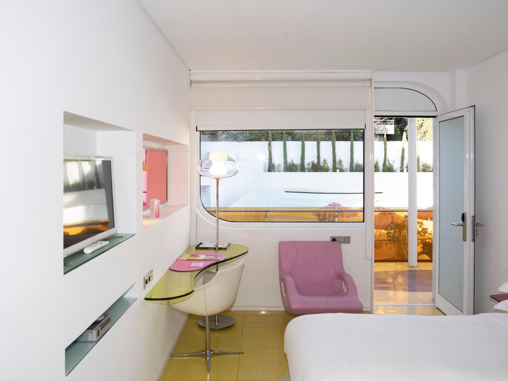 Pool Bungalow