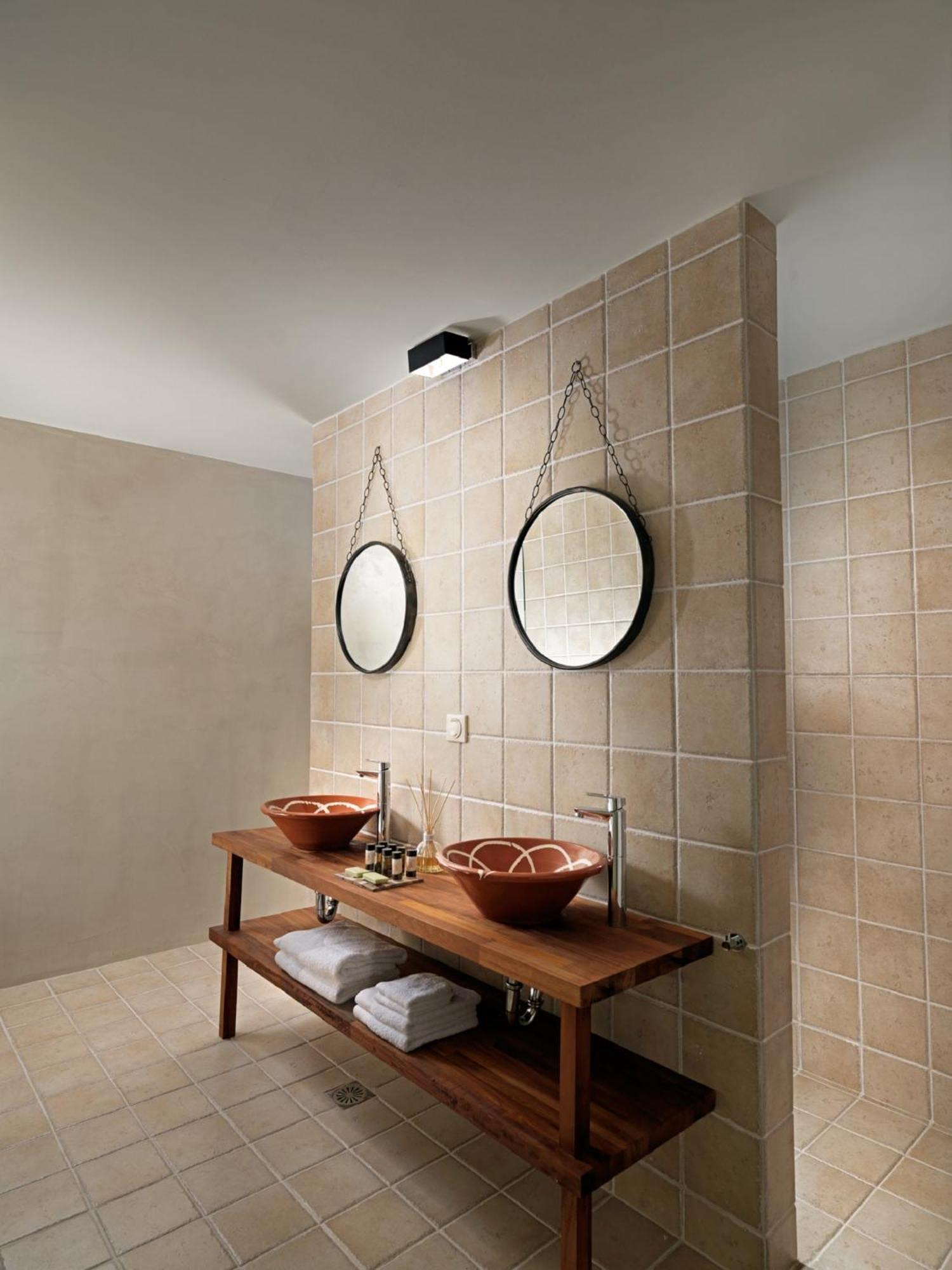 Deluxe Double Shared Pool
