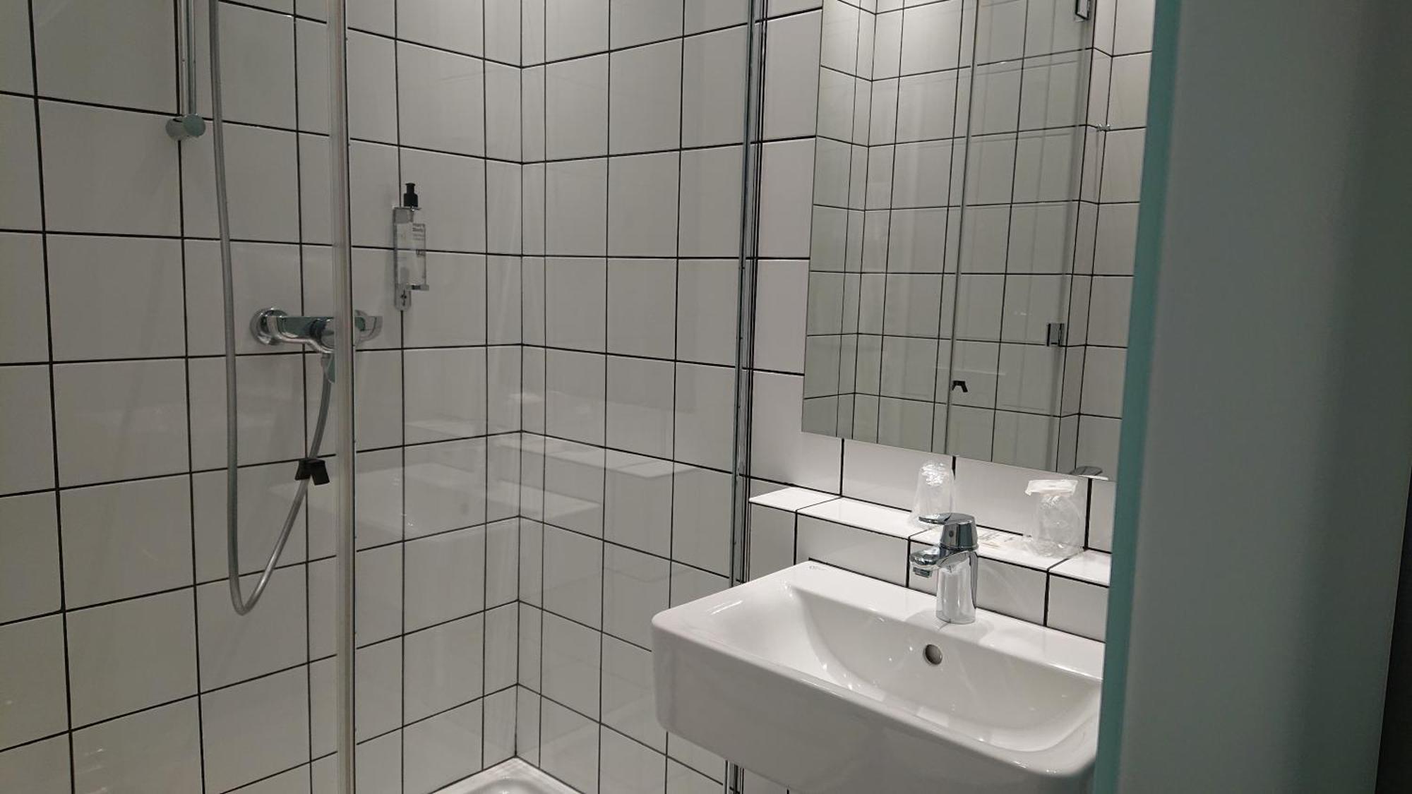 Cosy Single Room,1403763467:JPEG