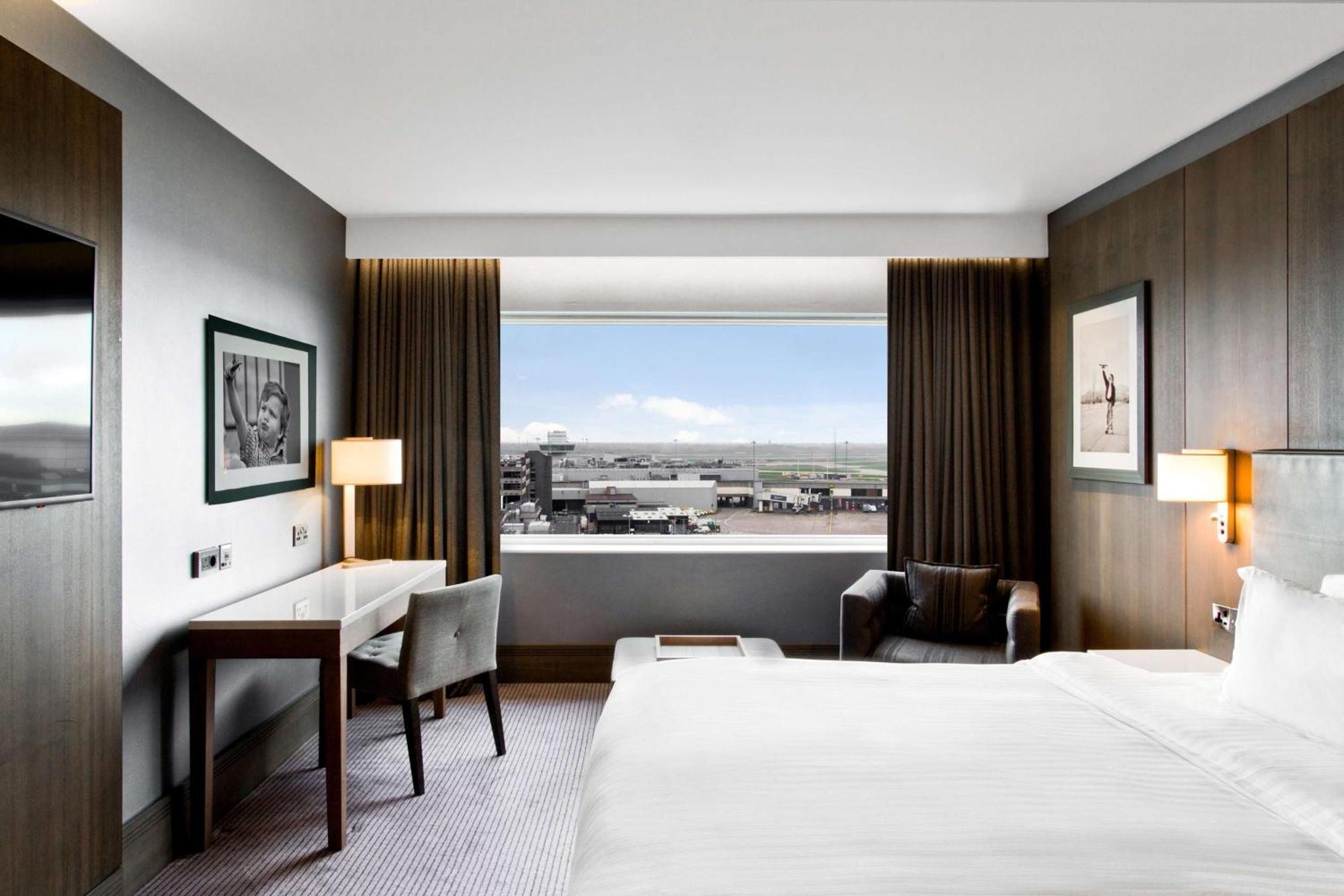 Premium Room Runway View,1432711711:JPEG