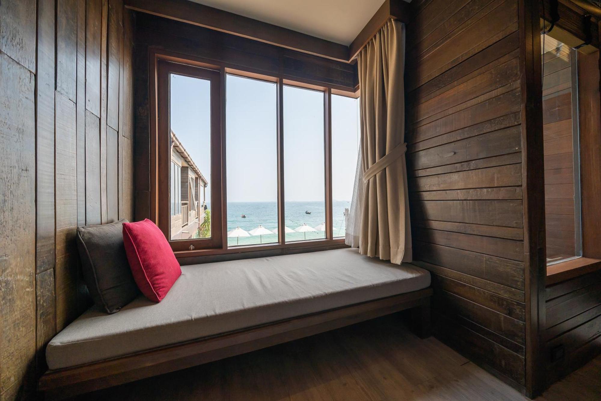 Deluxe Double or Twin Room Sea View