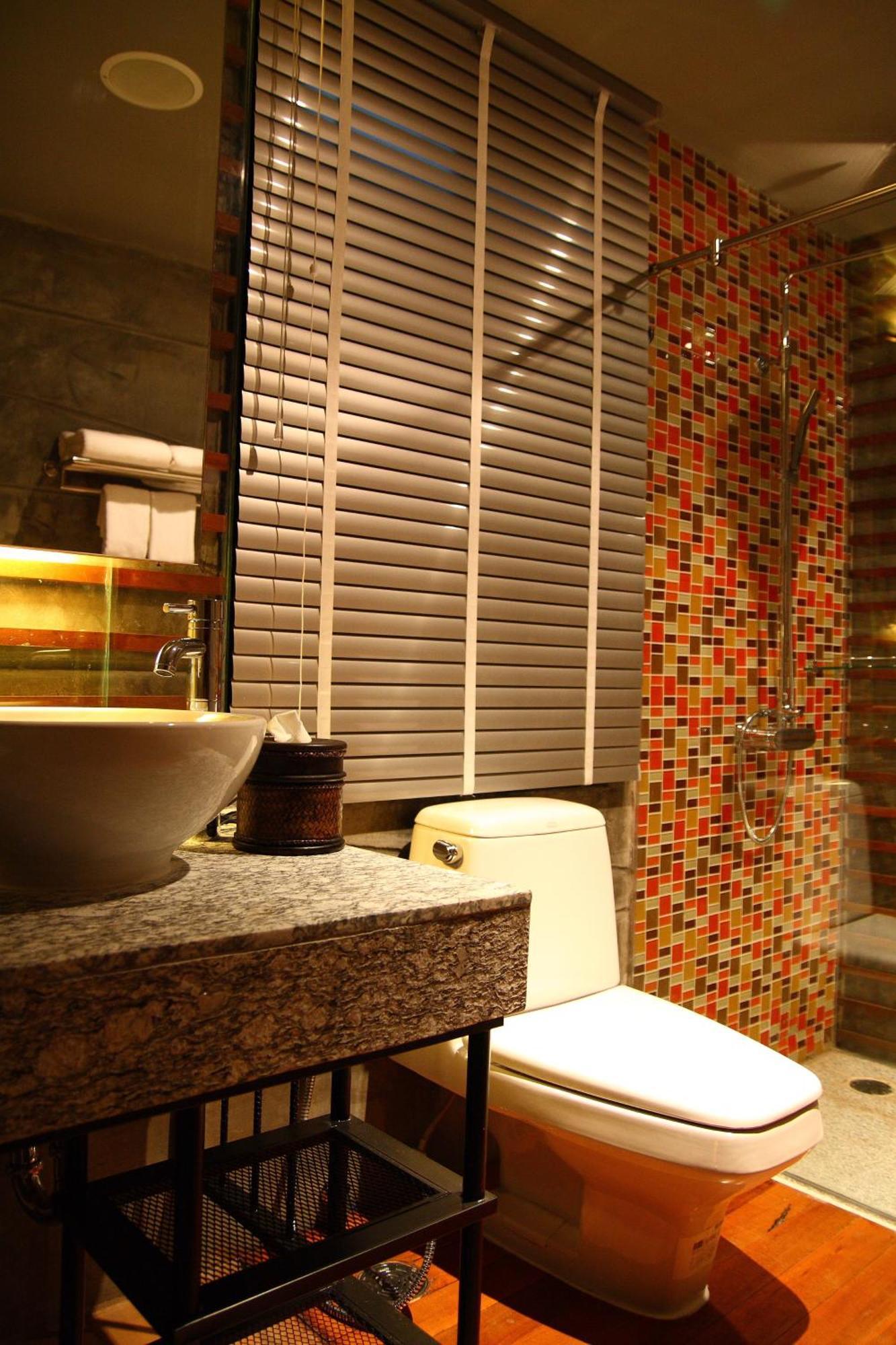 Deluxe Chill Room