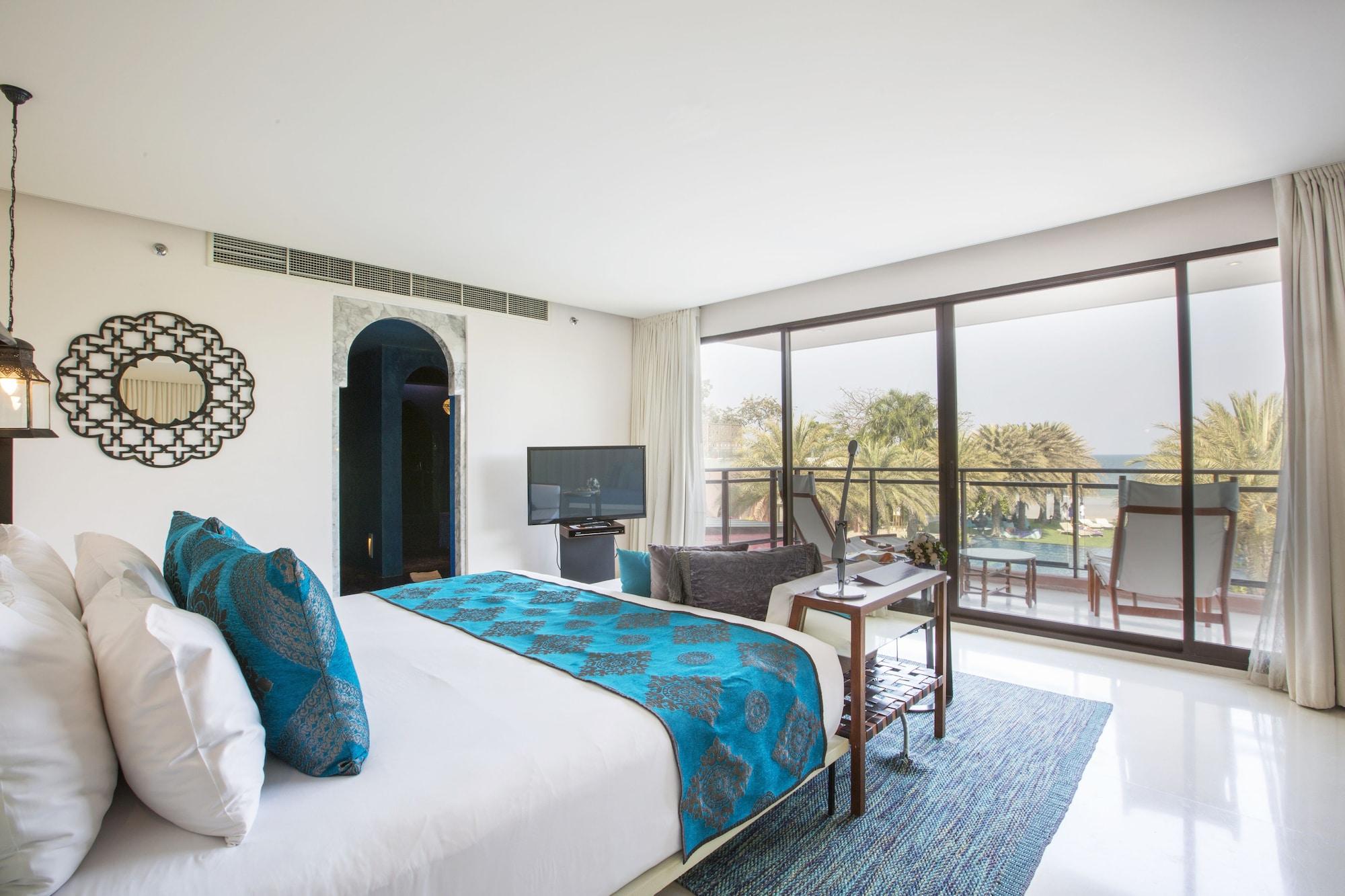 Oceanfront Suite Bedroom Jacuzzi