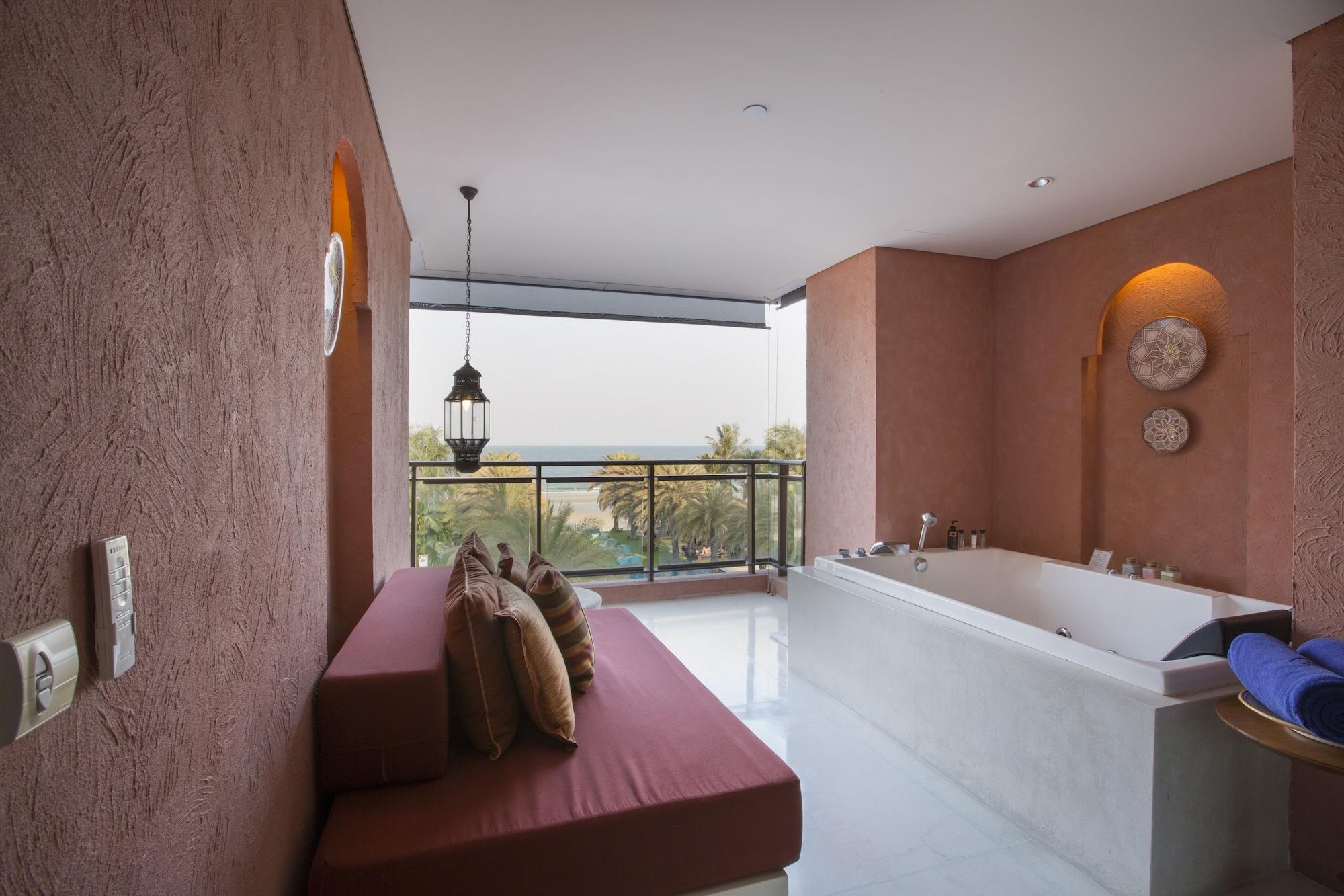 Oceanfront Suite Balcony Jacuzzi