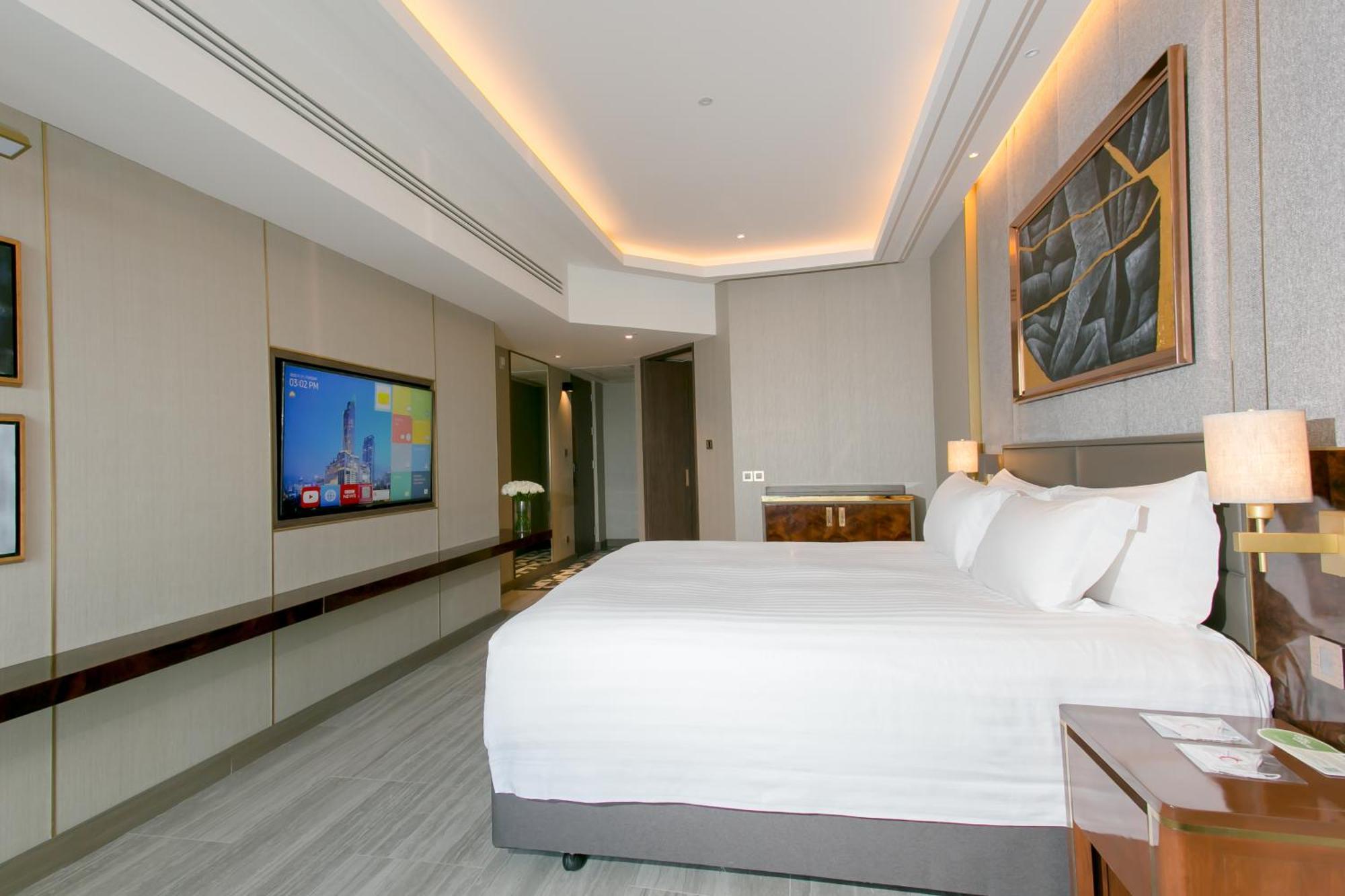 Junior Suite with City View