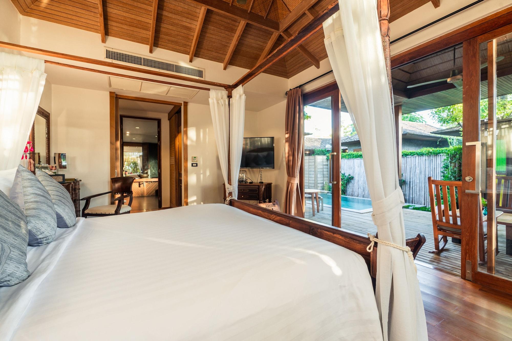 Grand Sunset Suite Pool Villa