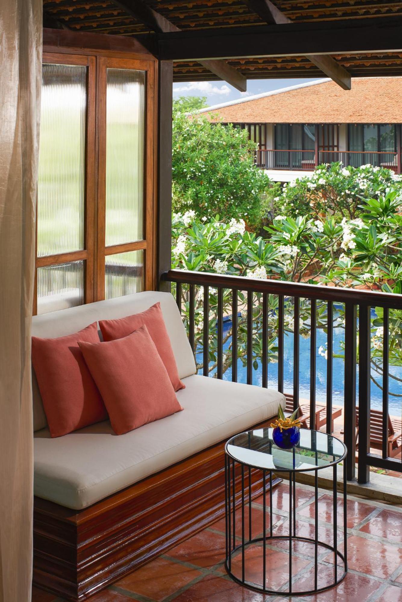 Deluxe King Room with Pool View