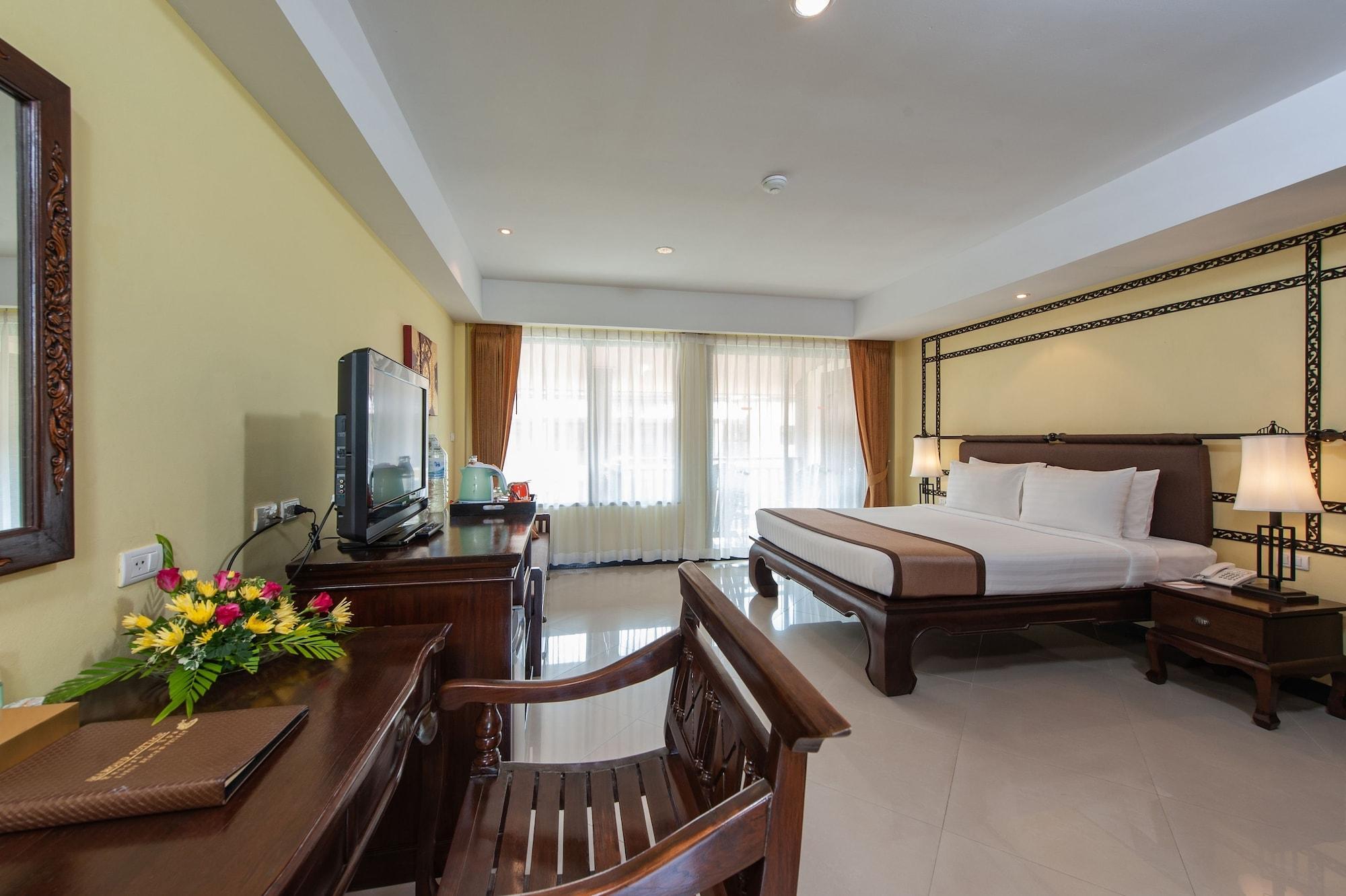 Deluxe Double or Twin Room Pool View
