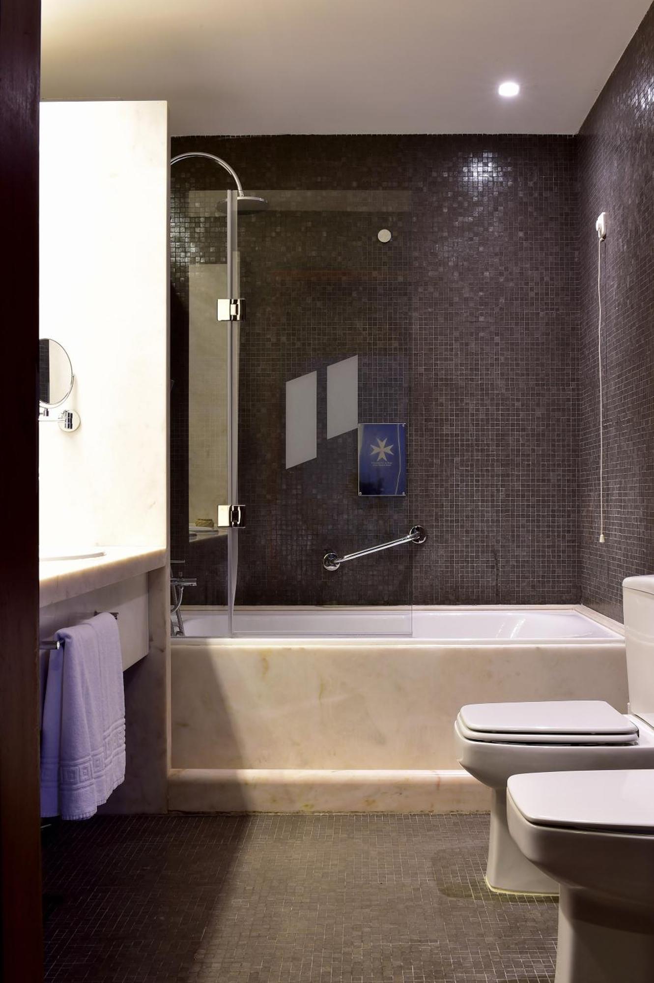 Superior Deluxe Double Room,1209168730:JPEG