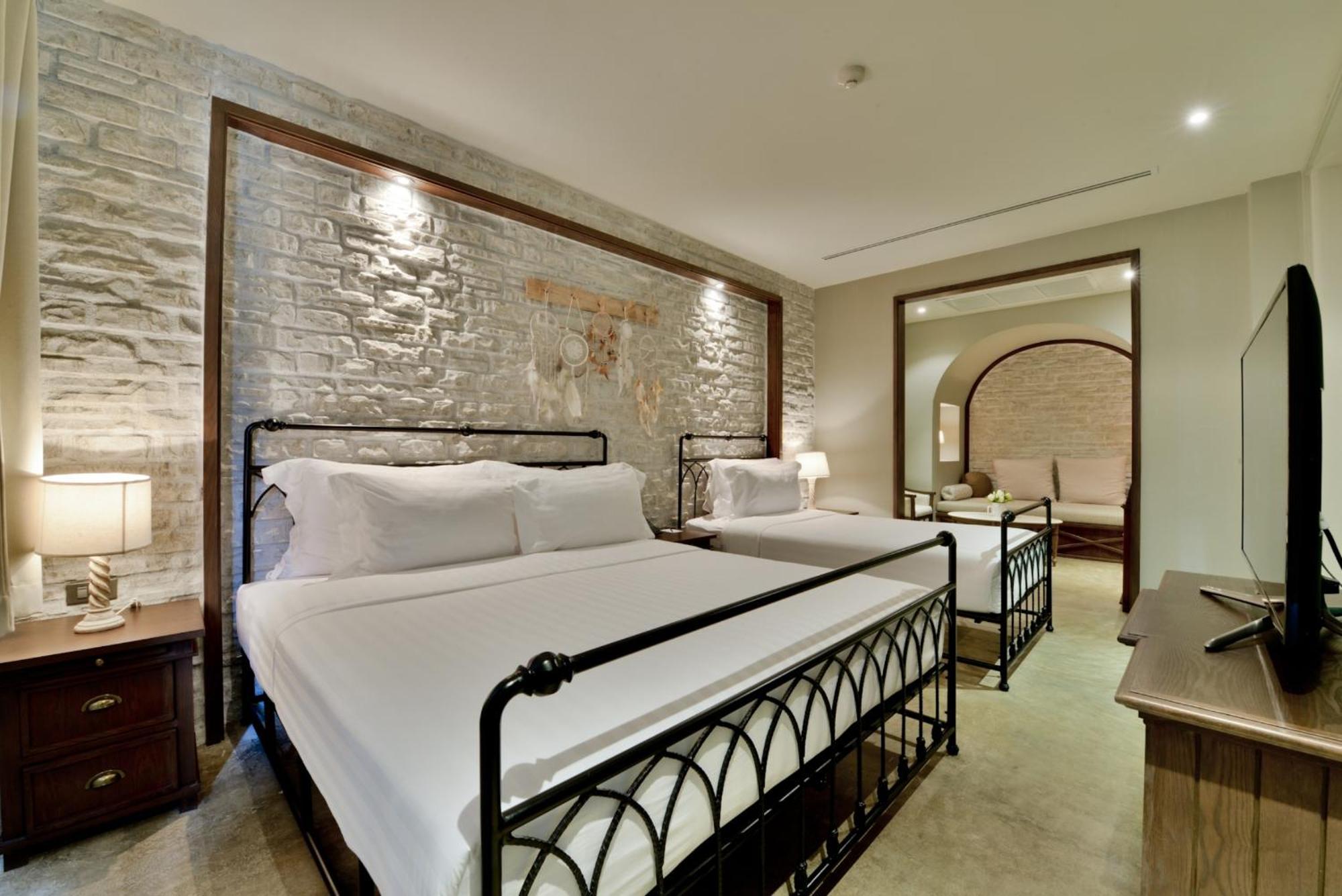 Glory Suite