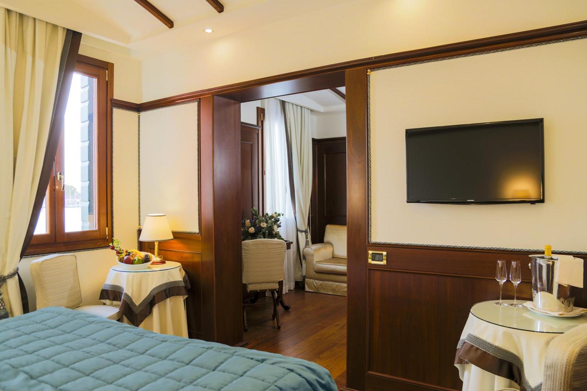 Junior Suite Lagoon View