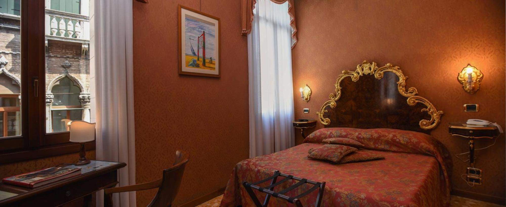 Deluxe Double or Twin Room,1371456857:JPEG