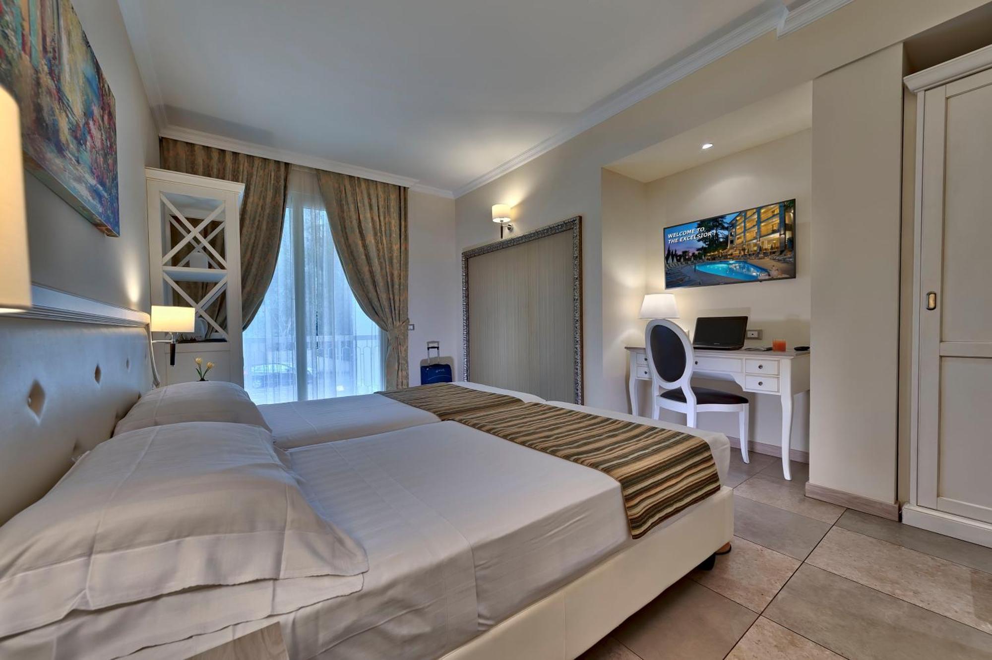 Standard Double or Twin Room Balcony,687210474:JPEG