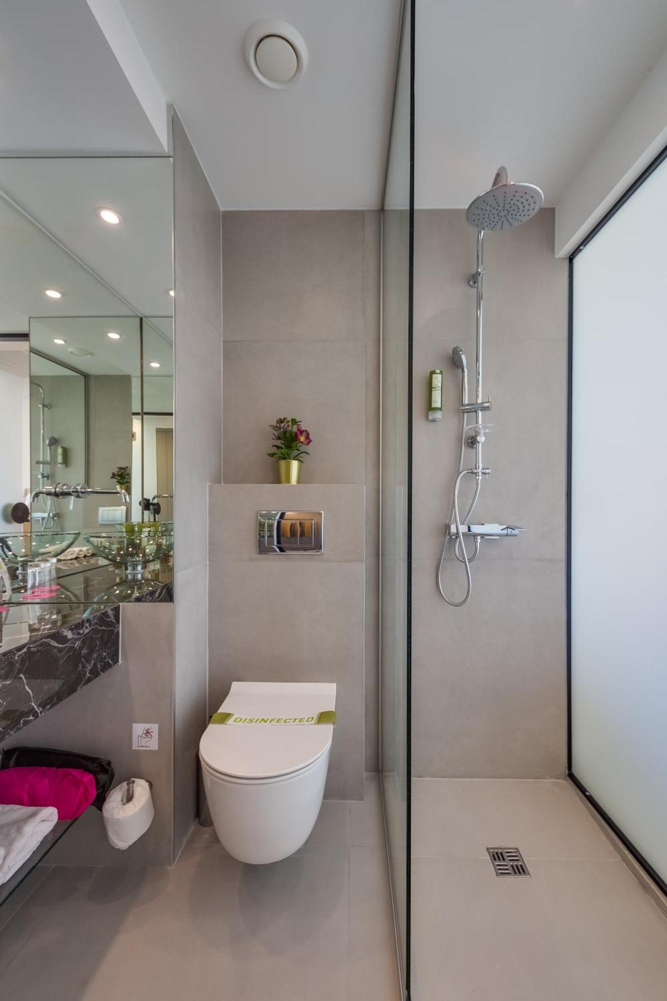 Standard Twin Room with Side Sea View,1275264202:JPEG