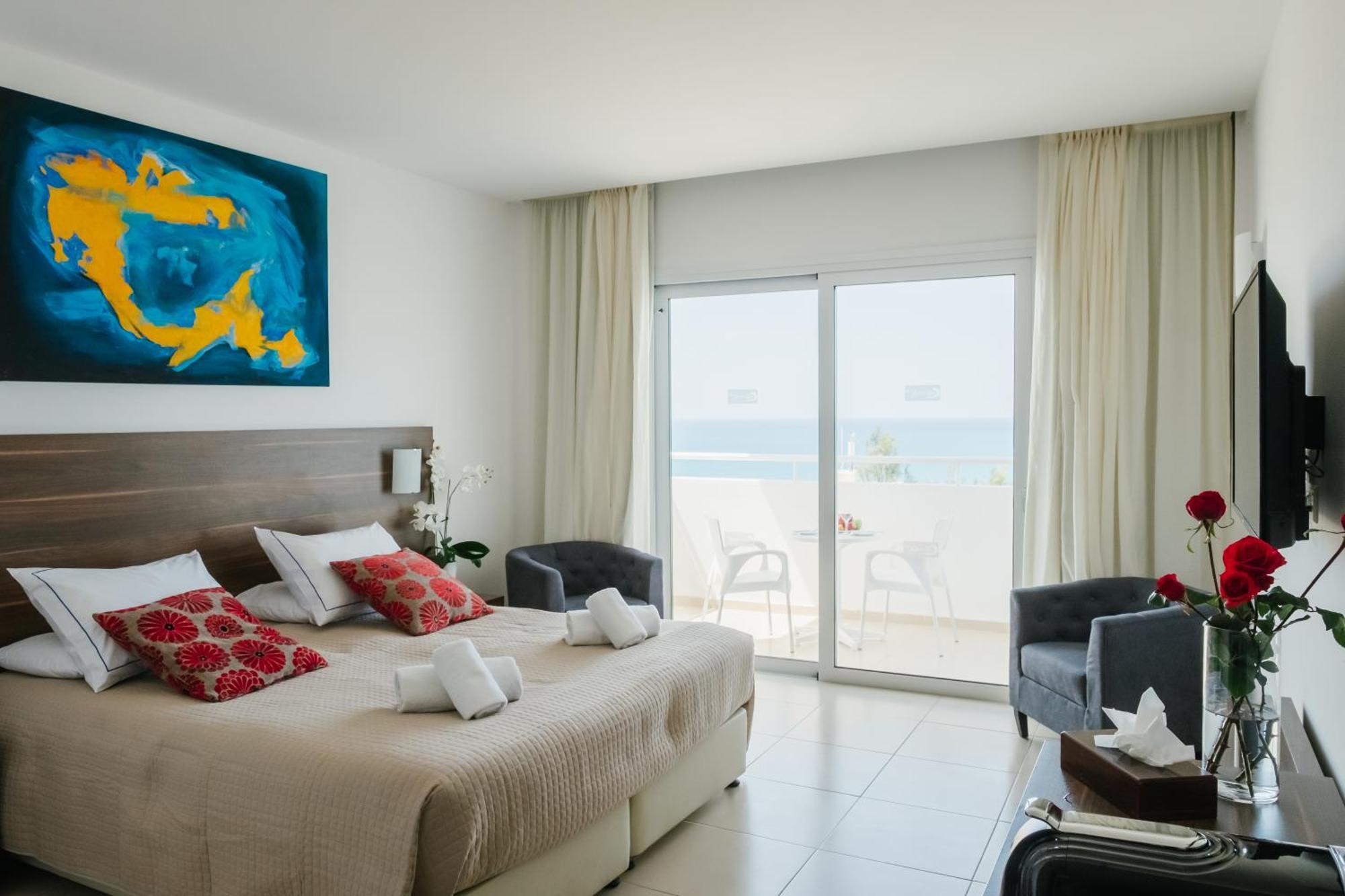 Double or Twin Room Partial Sea View