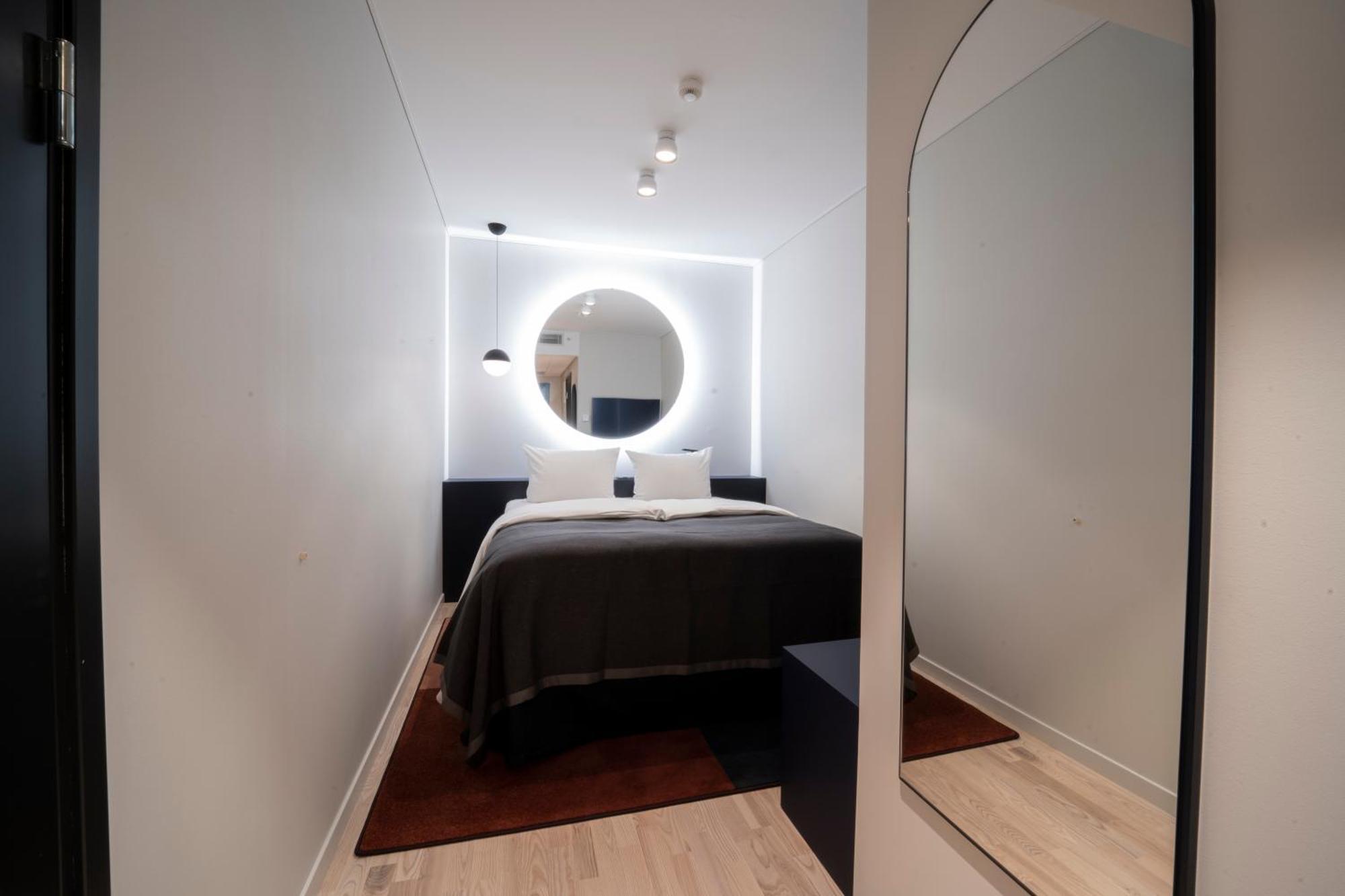 Compact Double (No Window)
