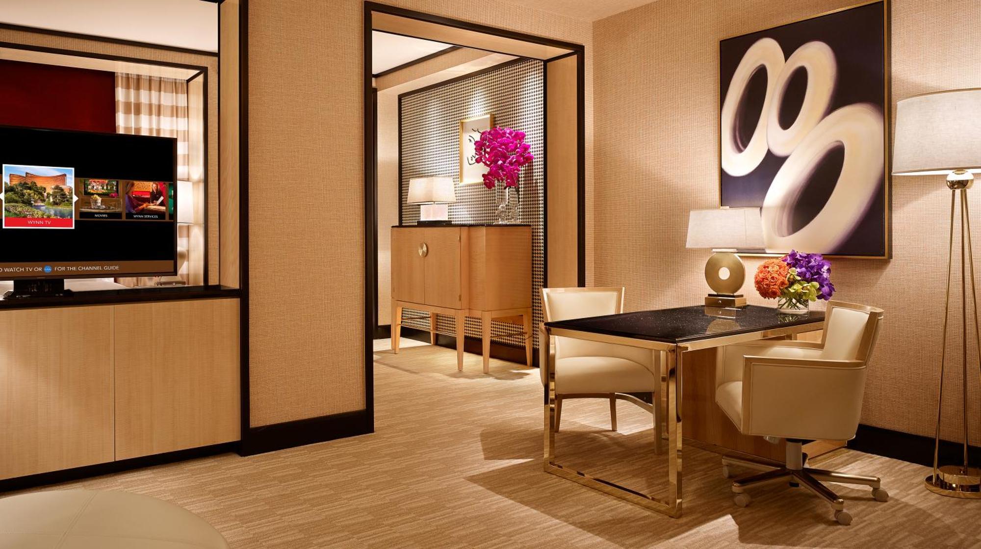 Encore Resort King (Check-in at Encore)