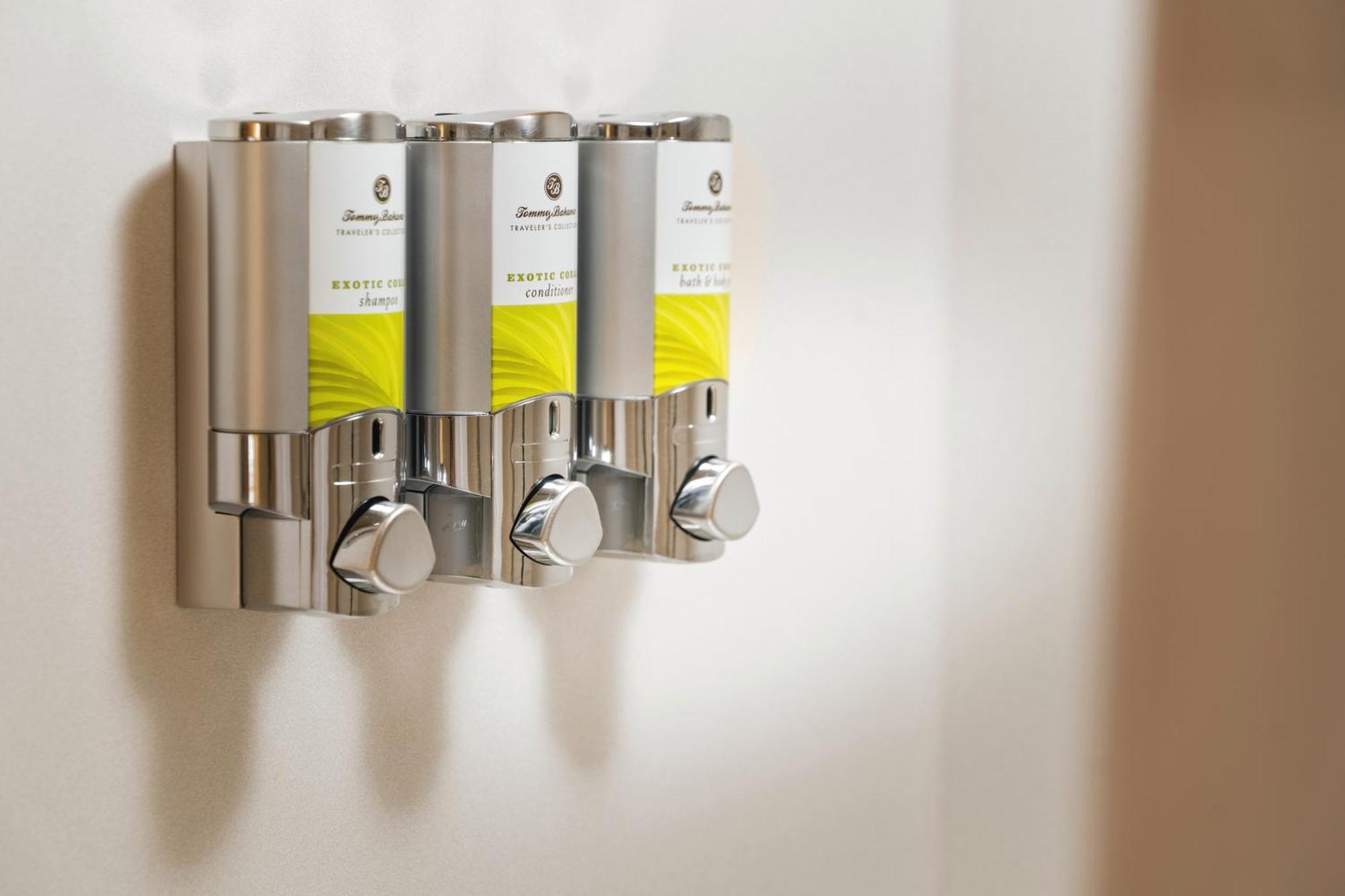 Queen Studio,1210812700:JPEG