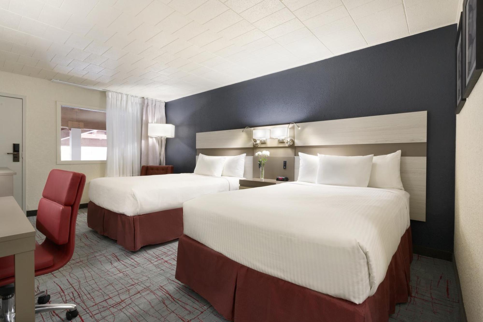 Deluxe Double Room Two Double Beds Pool View Non-Smoking