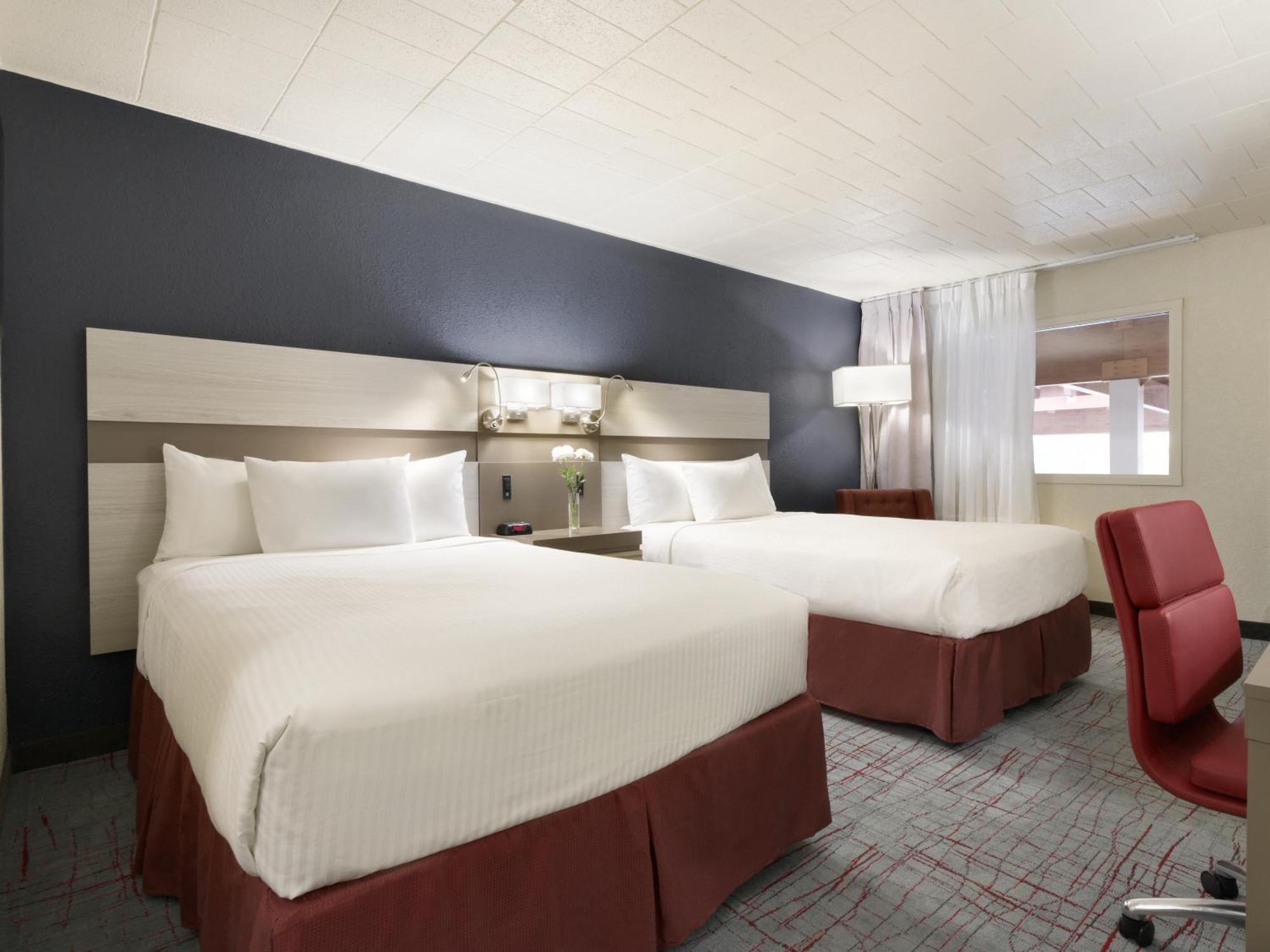 Deluxe Double Room Two Double Beds Pool View Non-Smoking