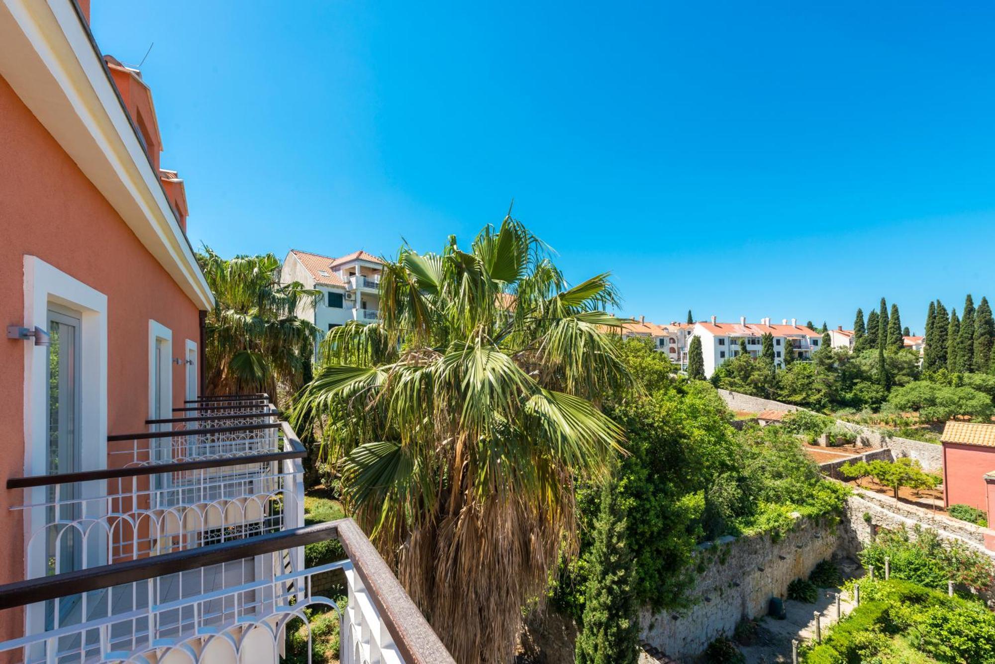 Classic Double or Twin Room Balcony