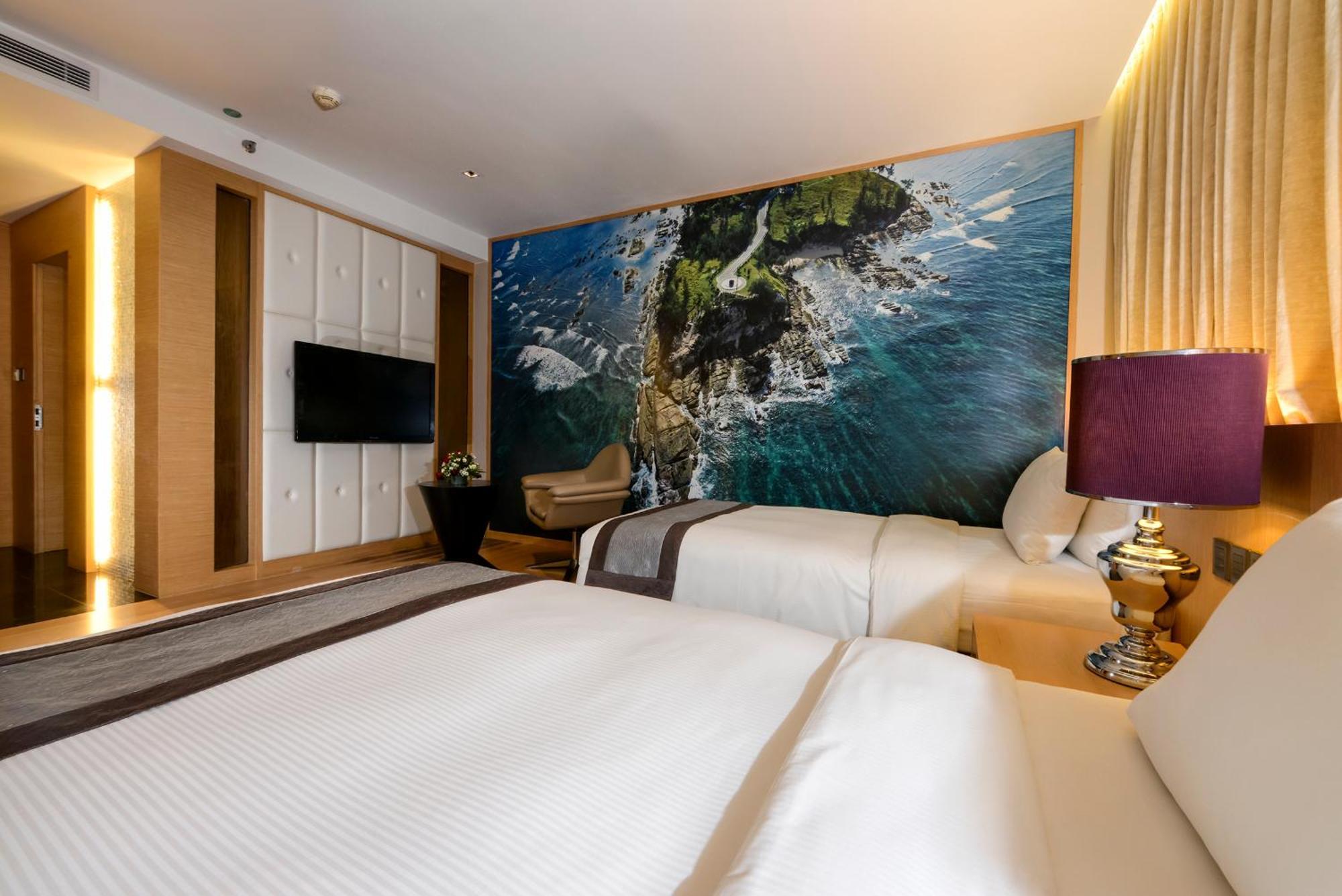 Superior Twin Room City View
