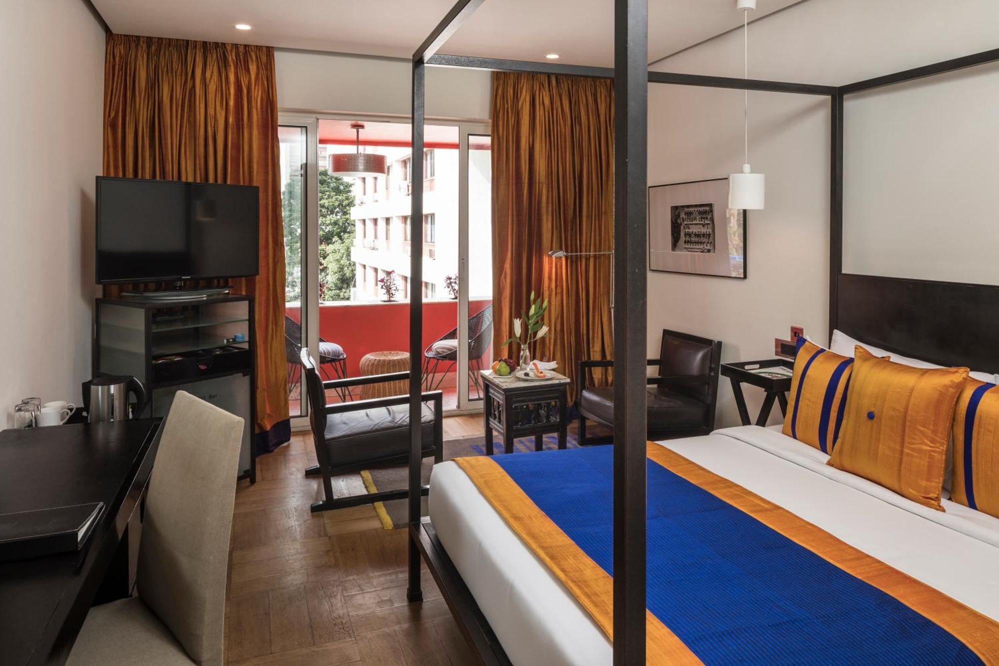 Deluxe Double Room Balcony Deluxe Double Room on F&B Happy Hours 11 on selected beverages from 5 to 9 PmSunday to Friday