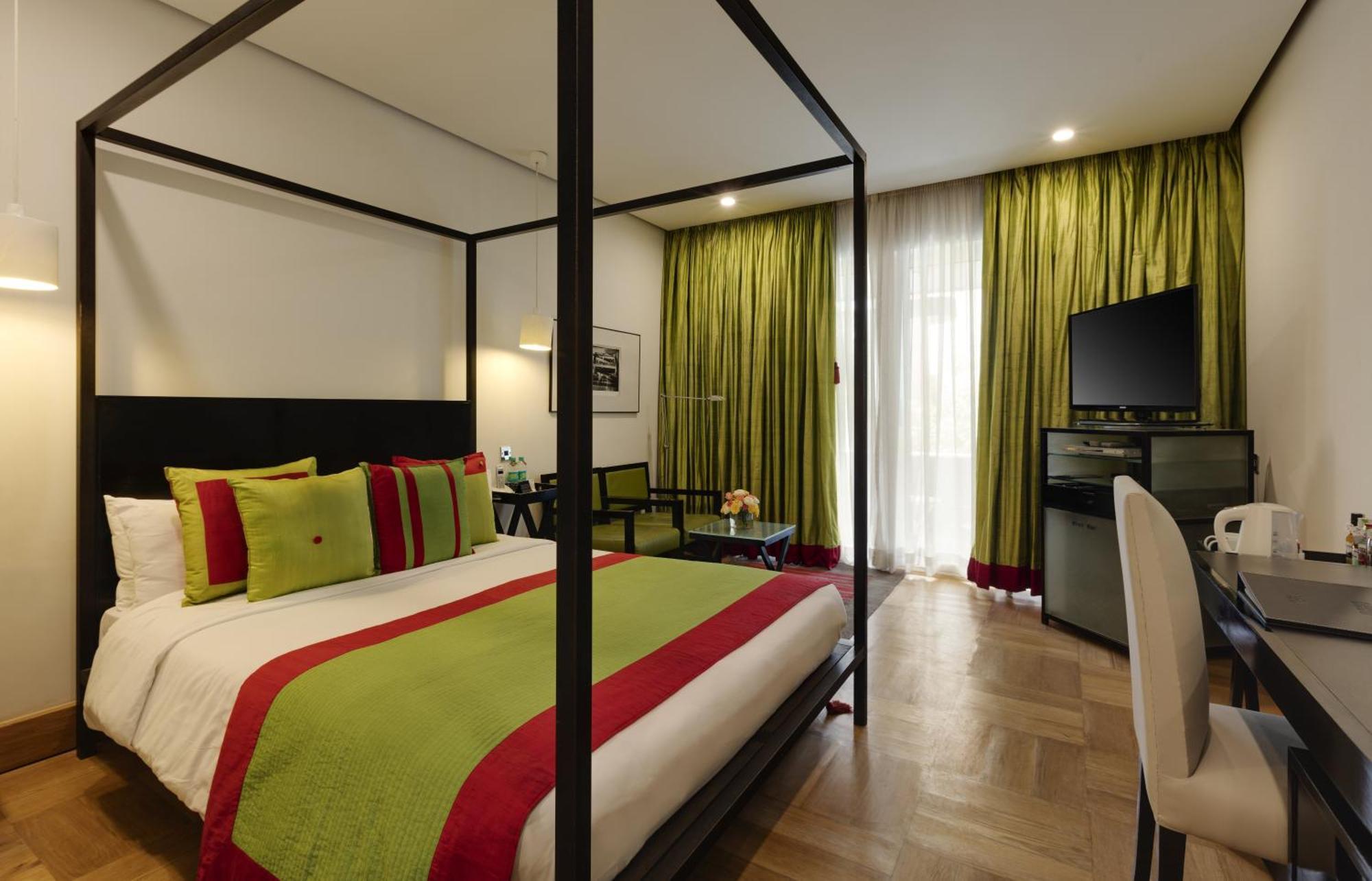 Deluxe Double Room Balcony Deluxe Double Room on F&B Happy Hours 11 on selected beverages from 5 to 9 PmSunday to Friday