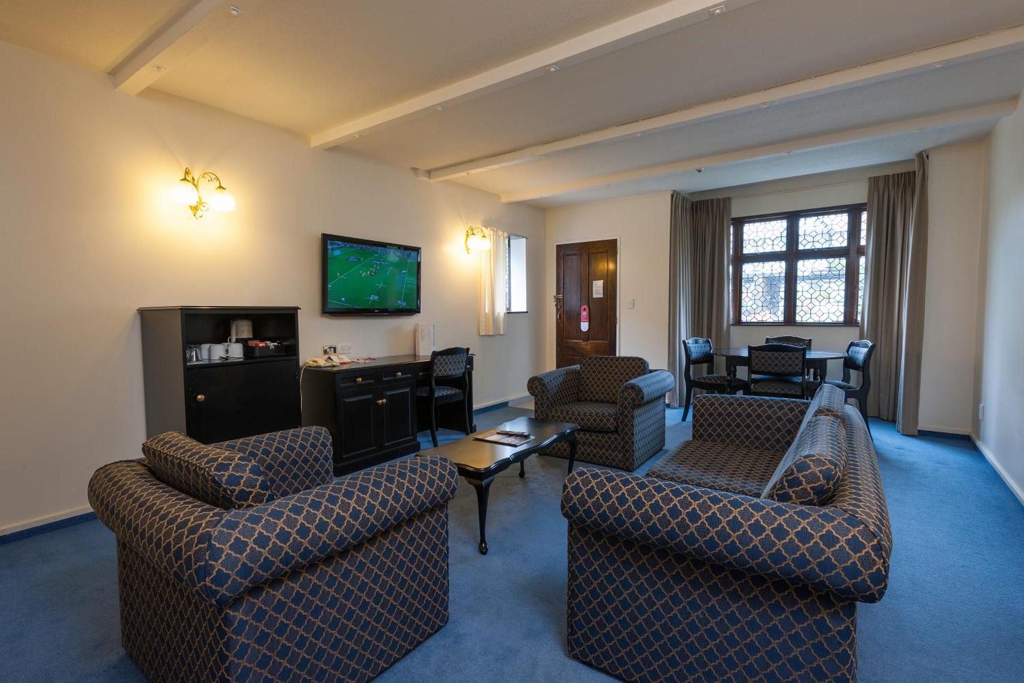 One-Bedroom Suite Queen