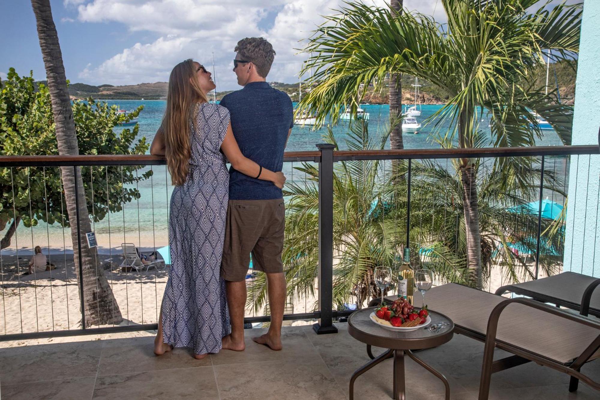 Beachfront One-Bedroom King Suite