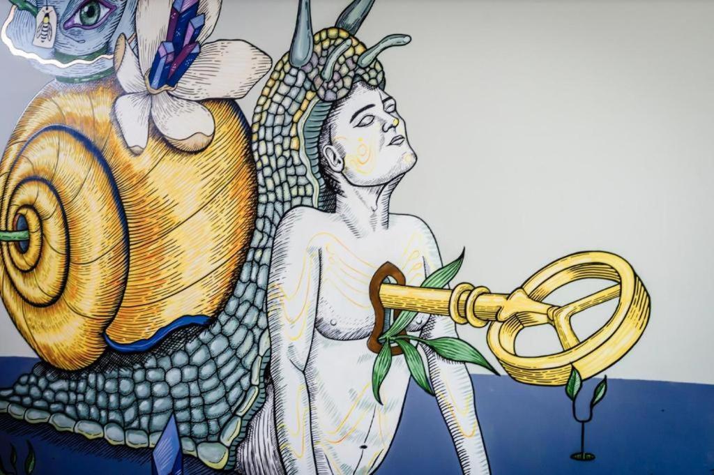 Queen Room with Balcony - Snail Yoga,1602966212:JPEG