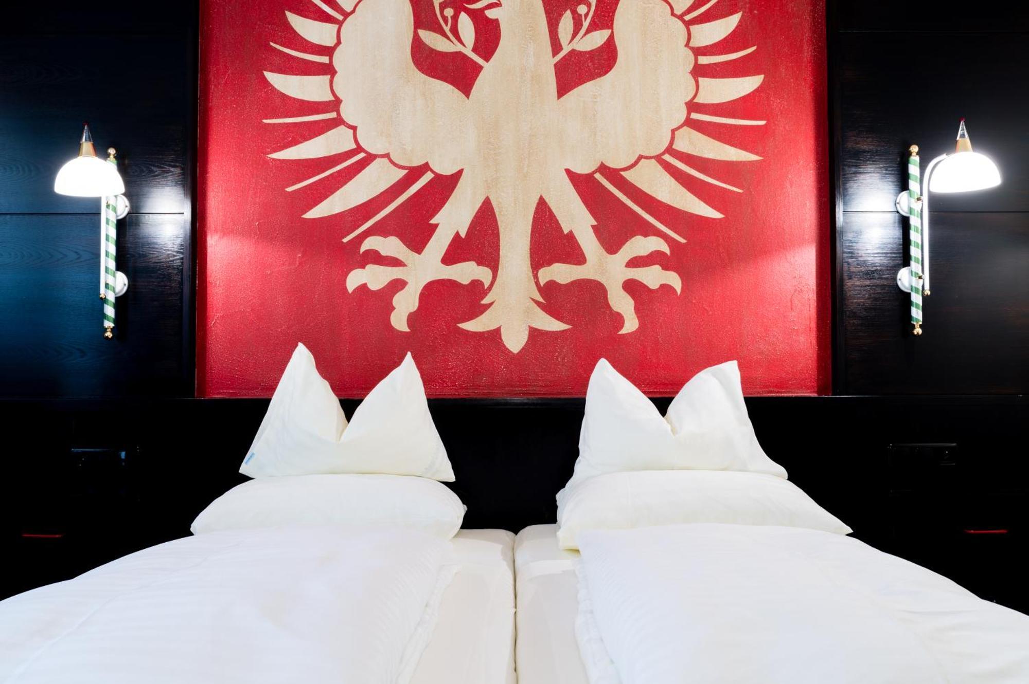 Double Room,1773702481:JPEG