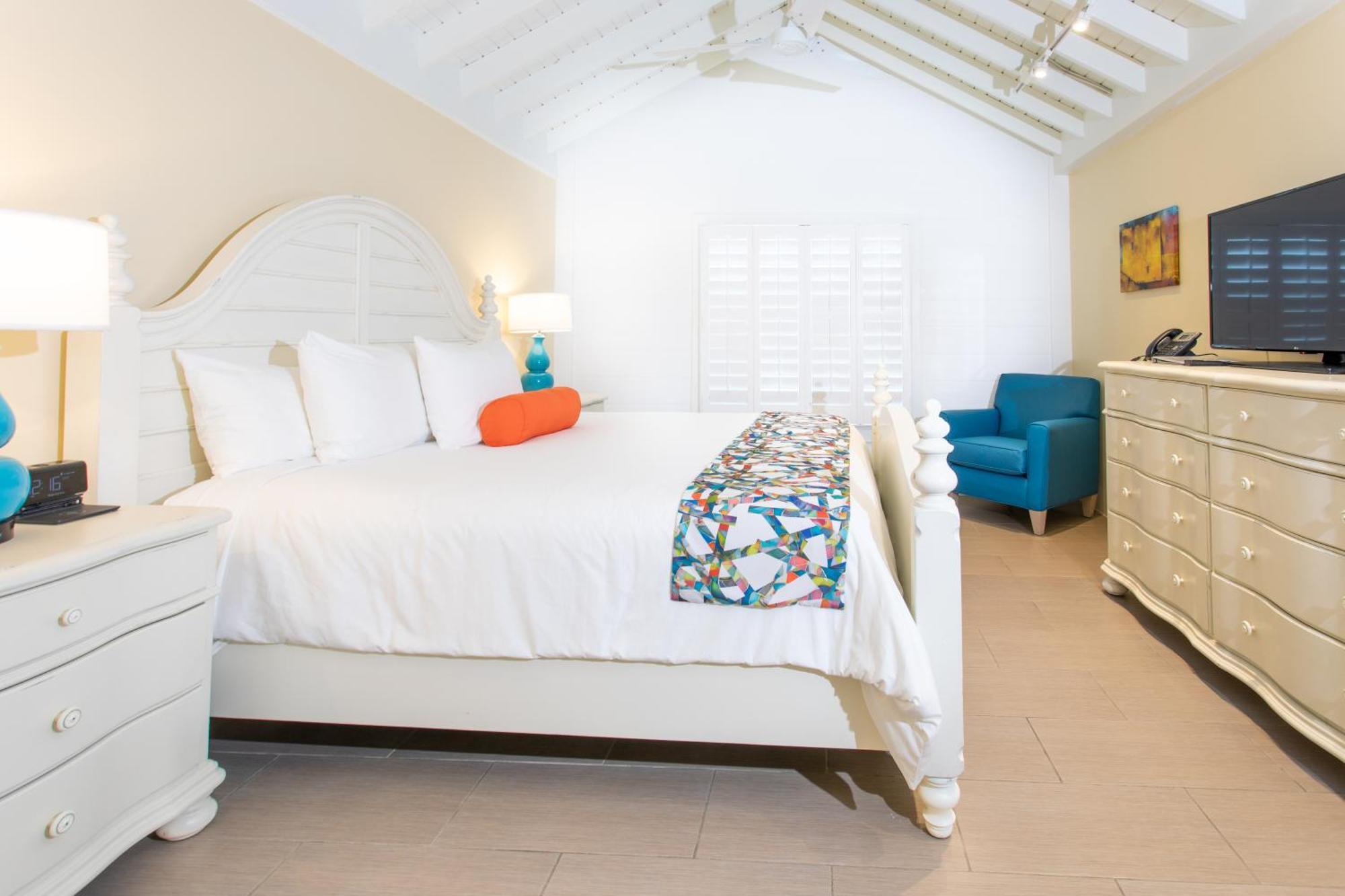 Deluxe Ocean Front King Room