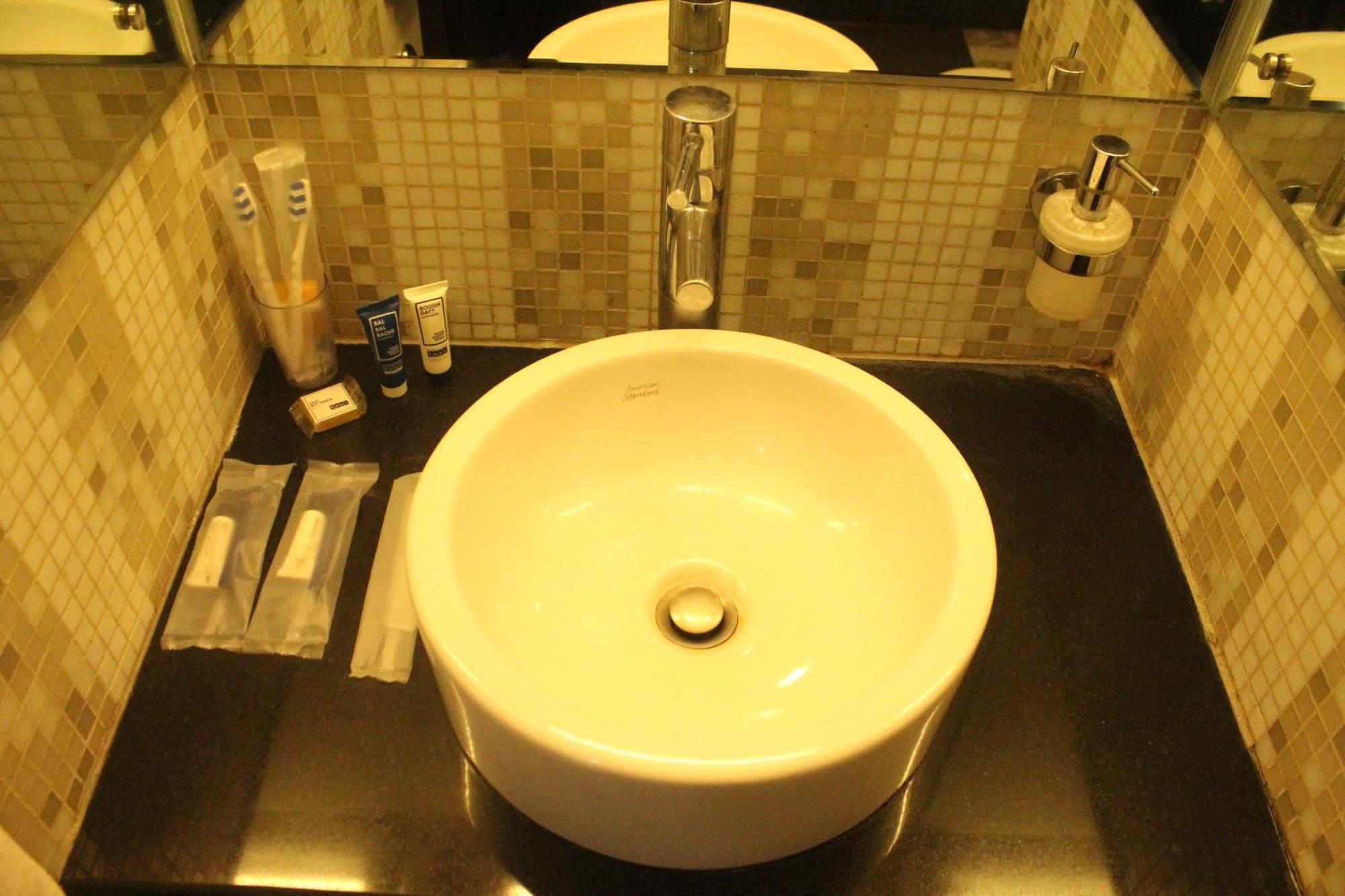 Keys Double Room of on Laundry Service