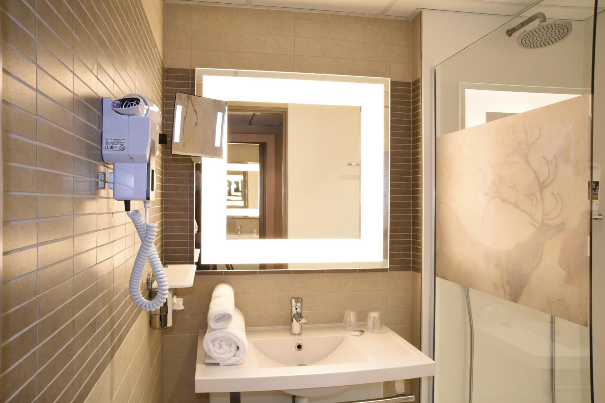 Classic Twin Room Shower,400399140:JPEG