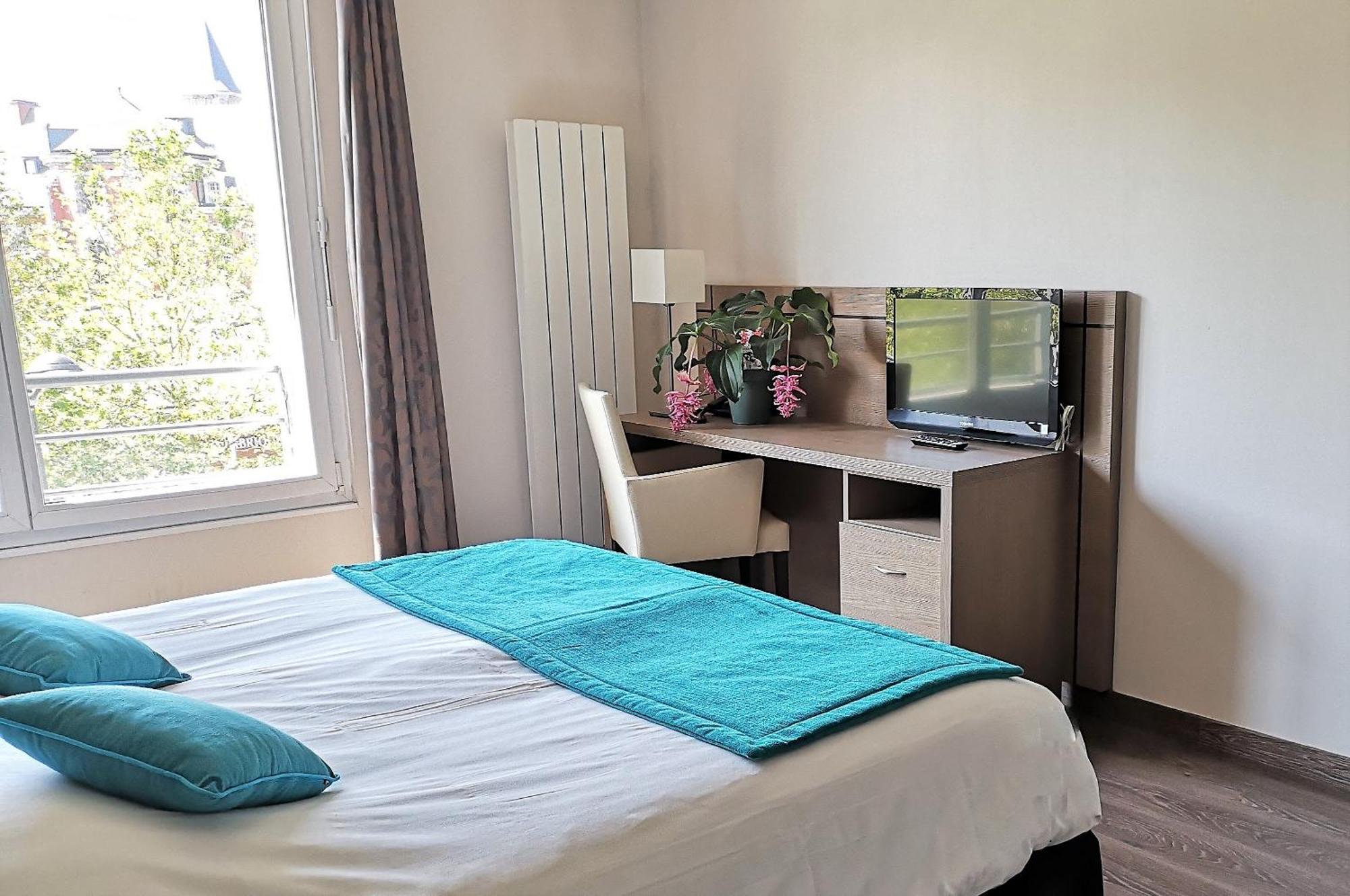 Studio (2 Adults)