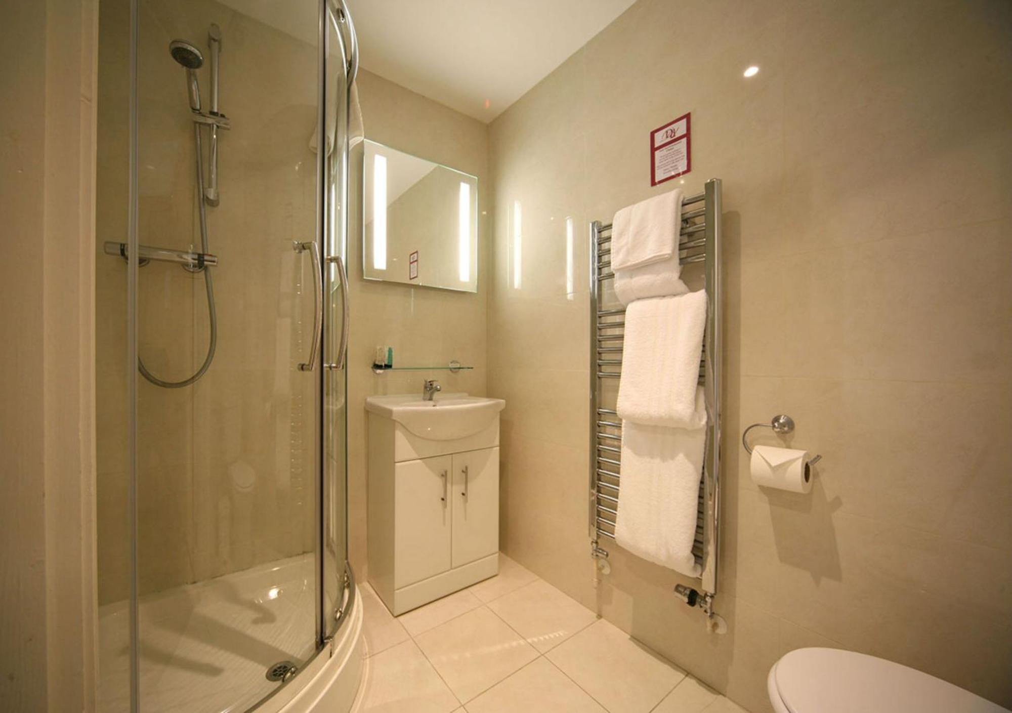 Twin Room,1538818720:JPEG