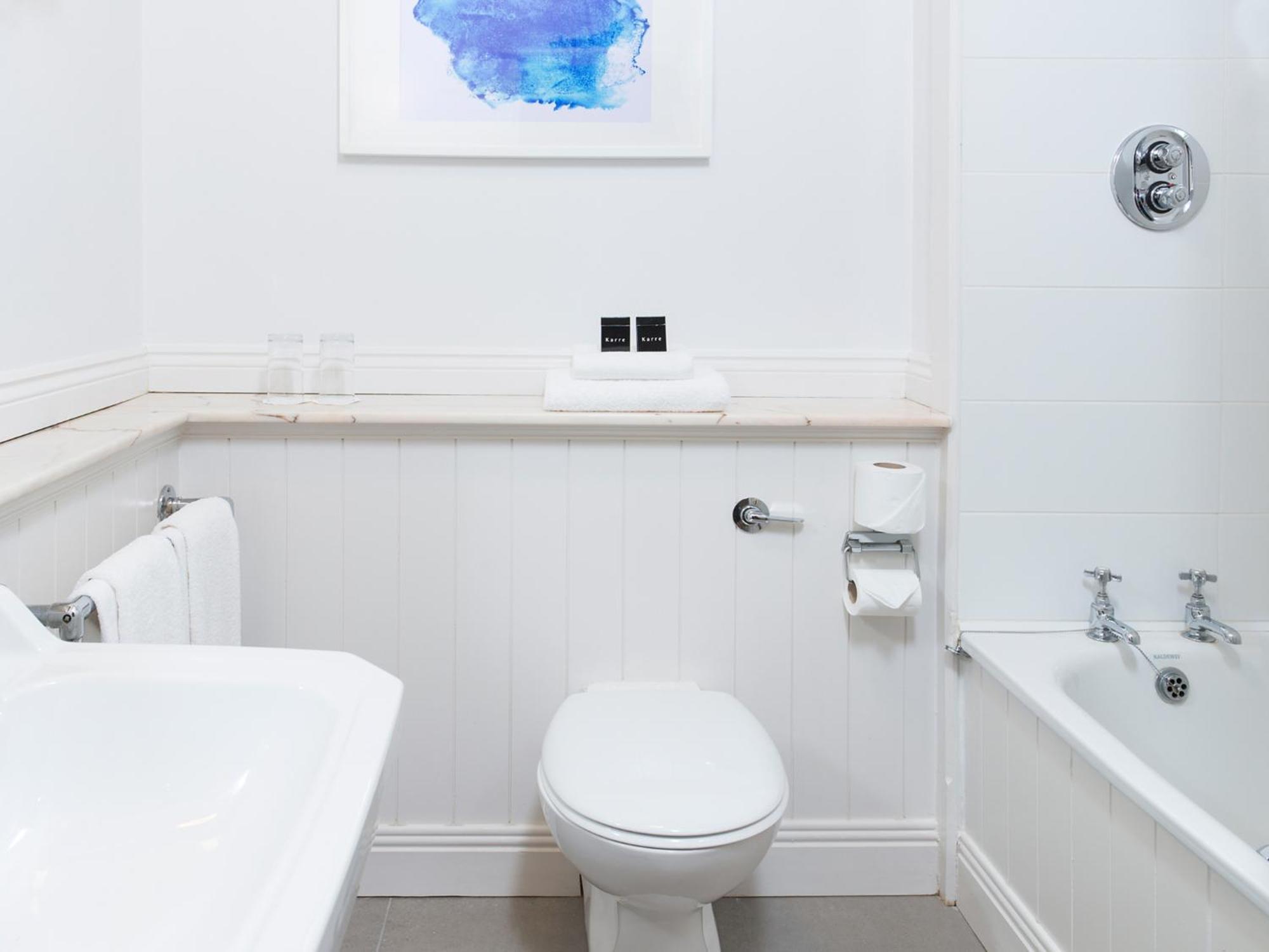 Family Room (2 Adults + 2 Children),1215943453:JPEG