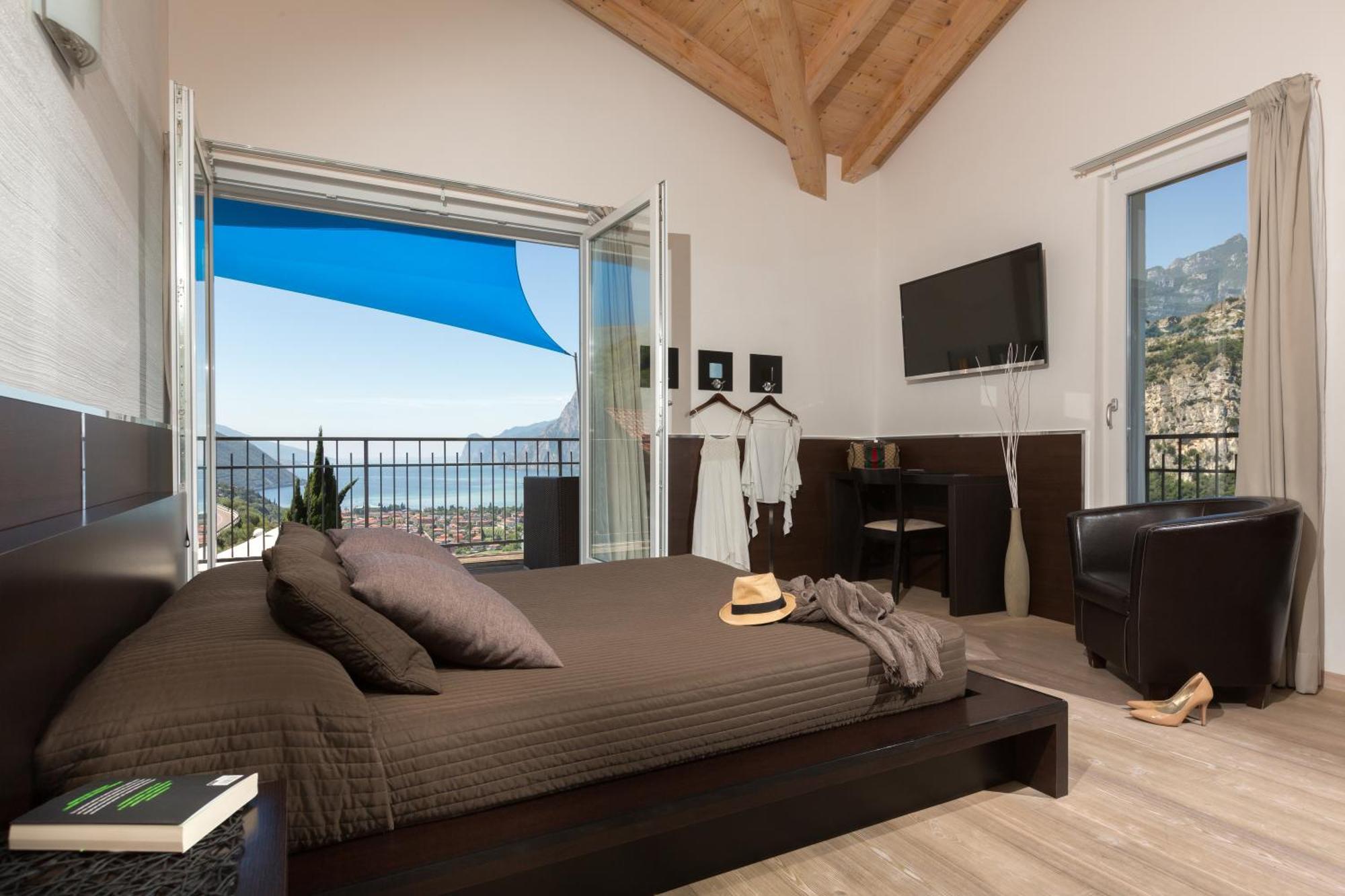 Superior Double Room Lake View