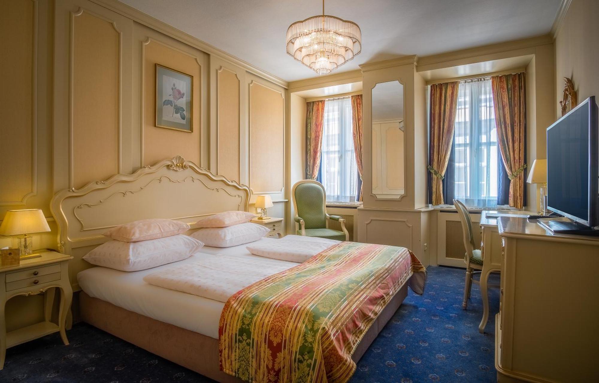 Classic Double Room
