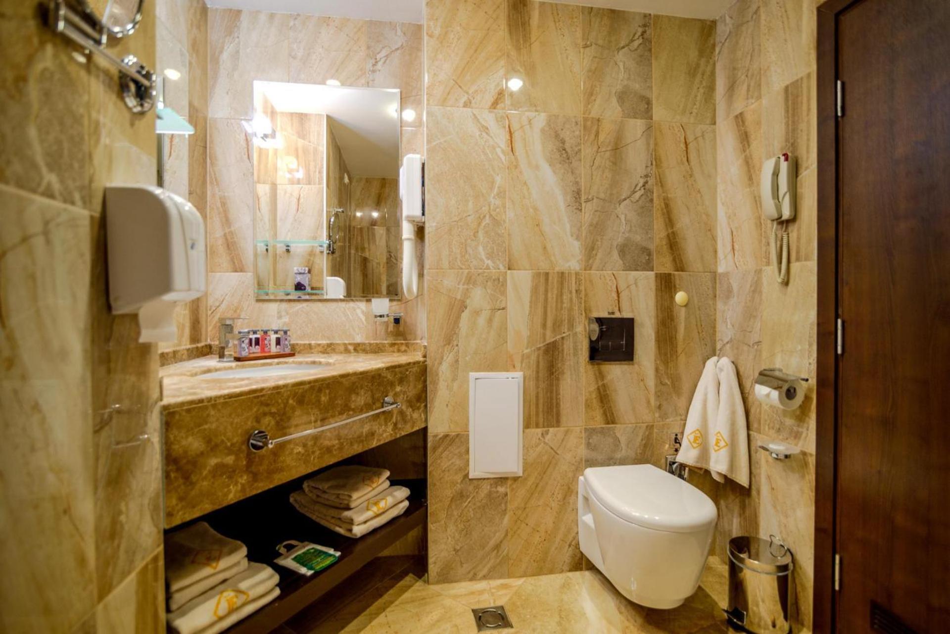 Executive Zimmer mit Balkon und Zugang zur Executive-Lounge – Wellnesspaket